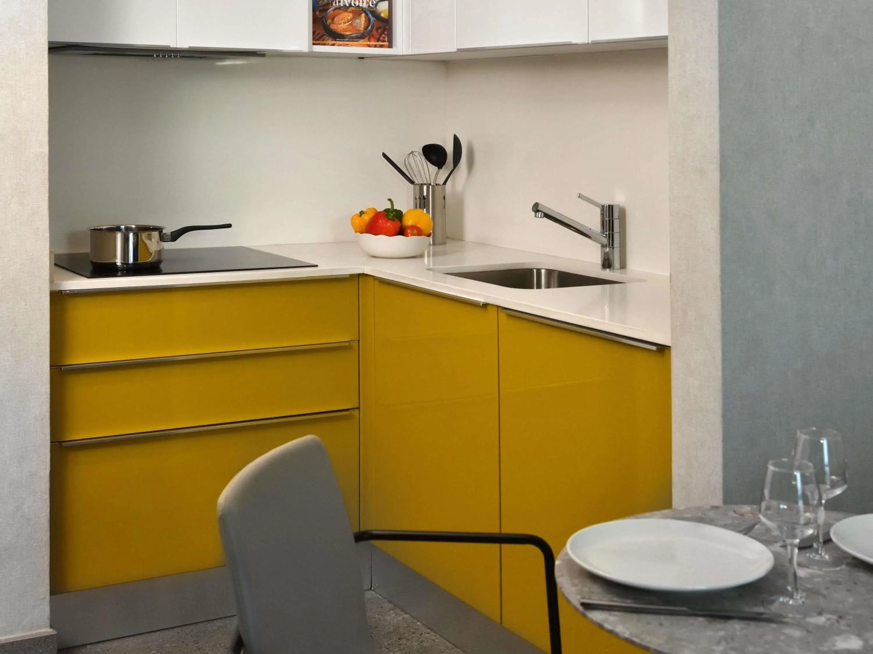 Bedroom in Aparthotel Adagio Abidjan Marcory