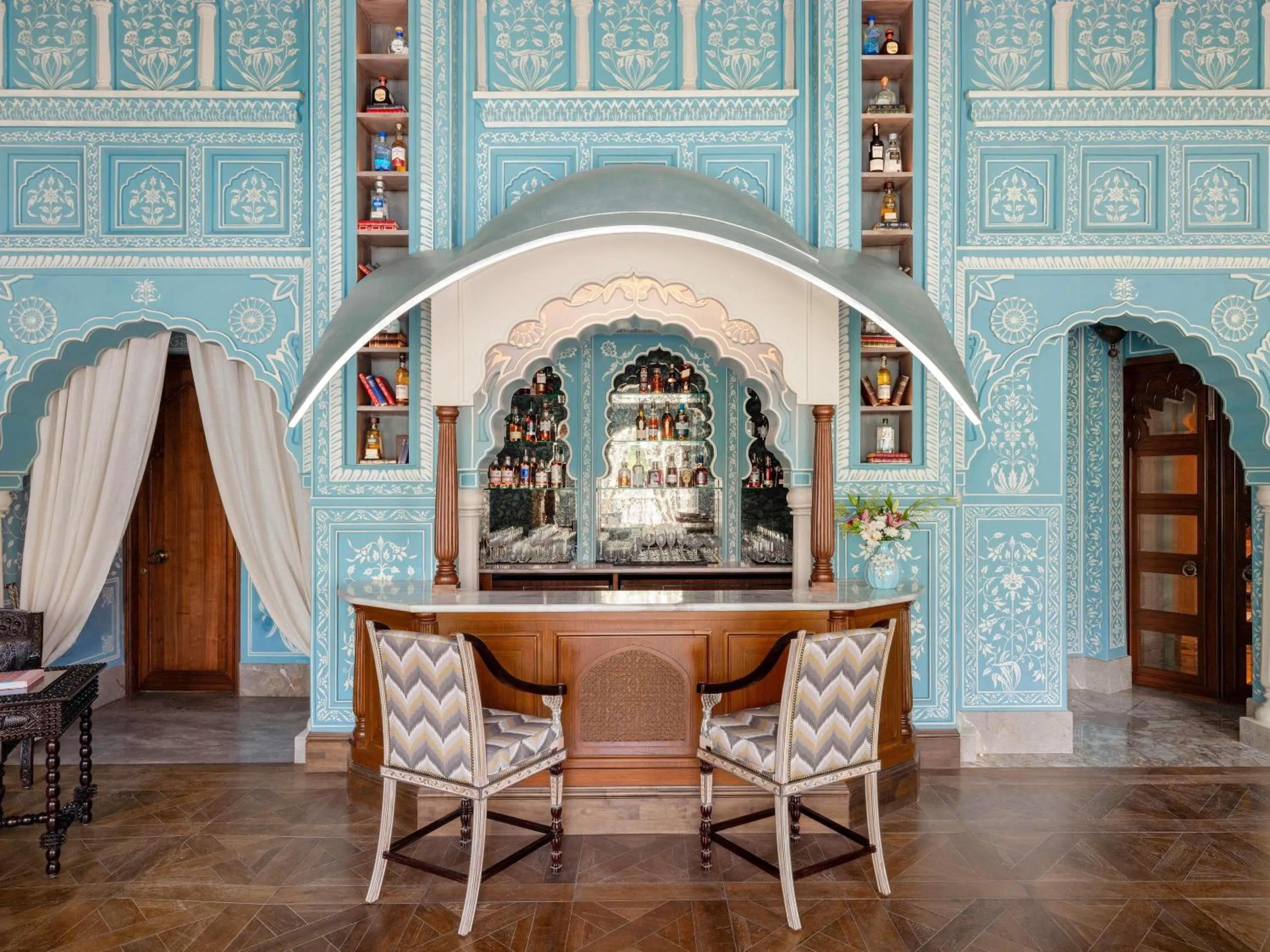 Lounge or bar in Raffles Jaipur