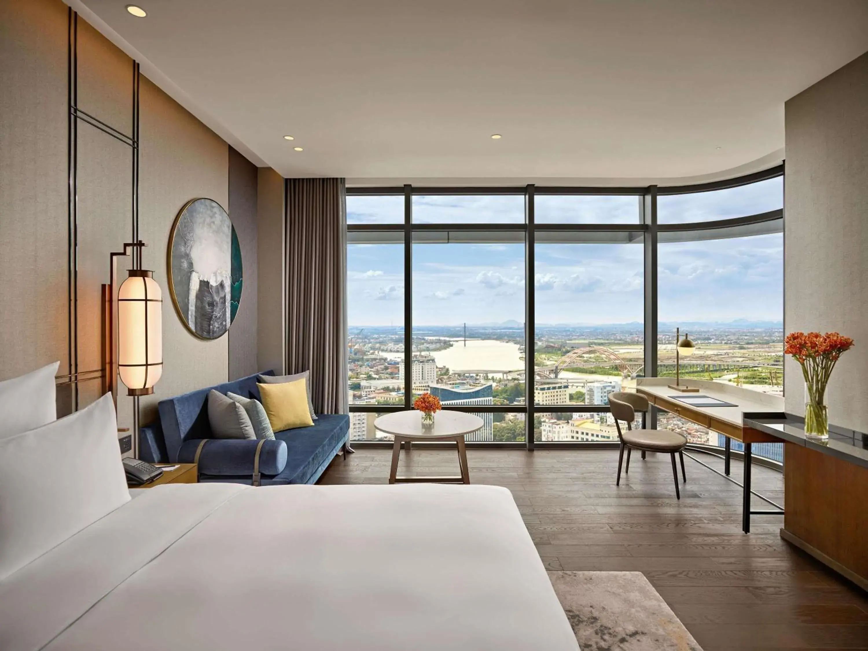 Deluxe Corner King Room in Pullman Hai Phong Grand Hotel Deluxe Corner King Room in Pullman Hai Phong Grand Hotel