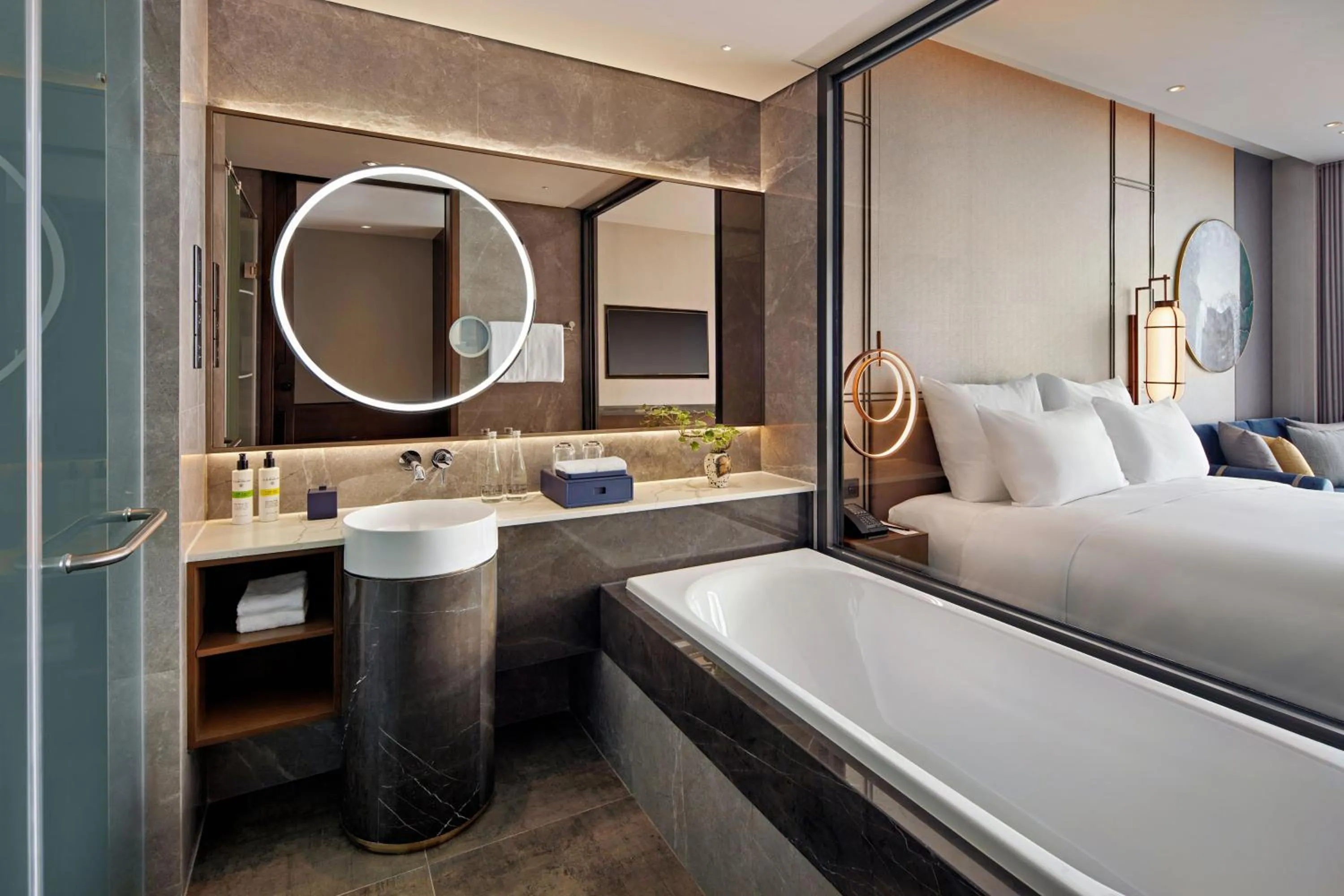 Bathroom, Bed in Pullman Hai Phong Grand Hotel