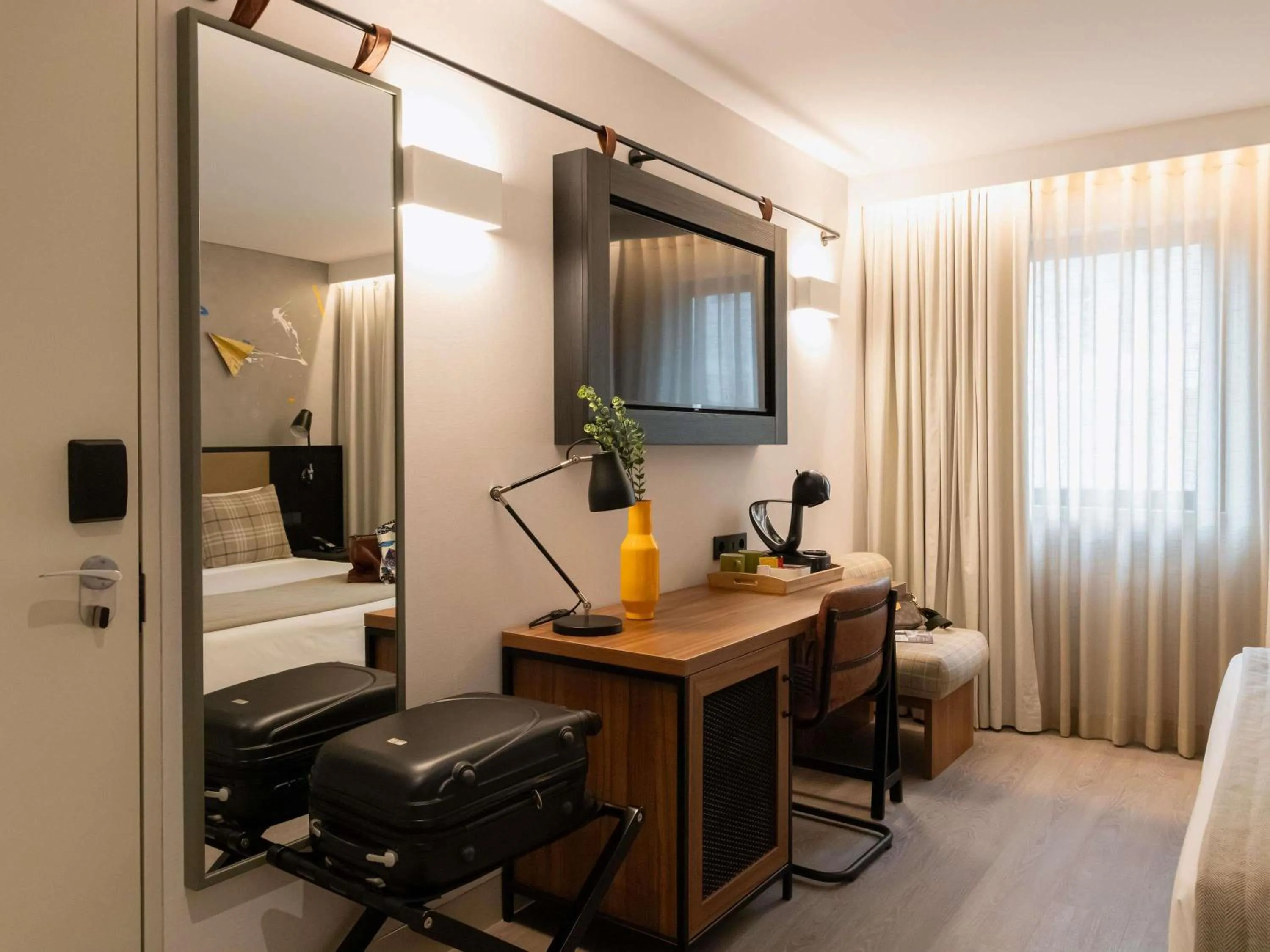 Property building, Bed in ibis Styles Lisboa Aeroporto