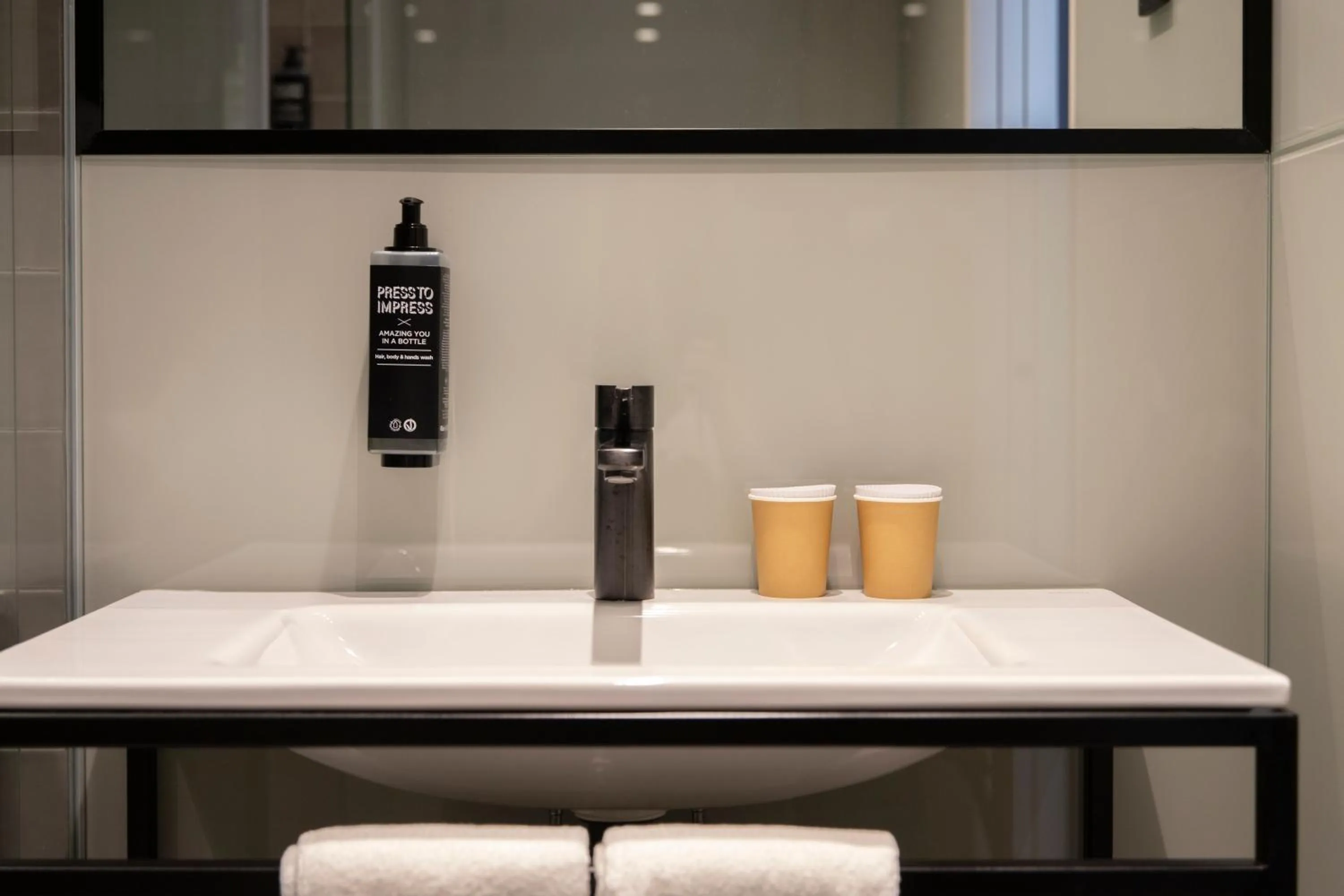 Bathroom in ibis Styles Lisboa Aeroporto