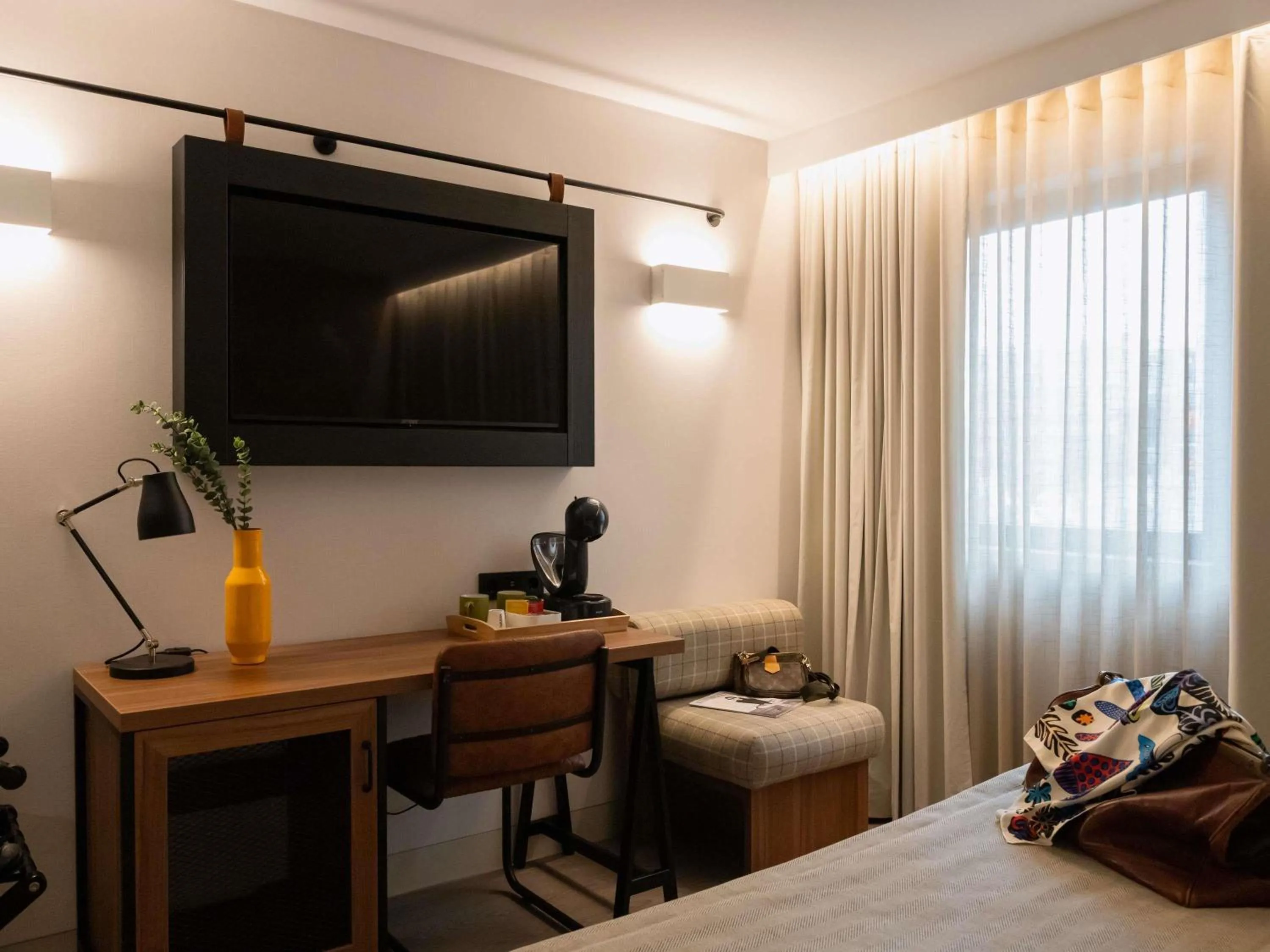 Bedroom, Bed in ibis Styles Lisboa Aeroporto