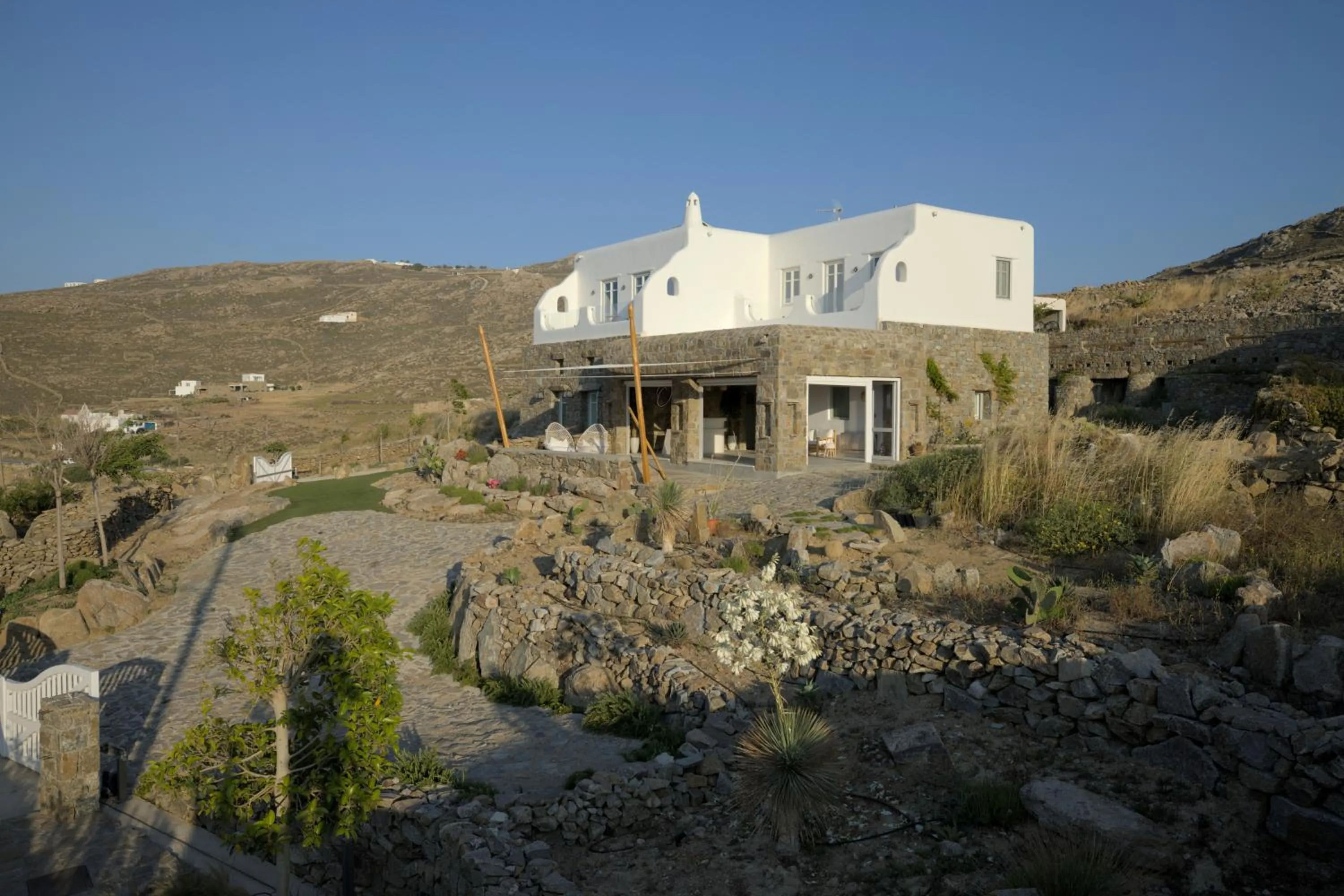 Property building in Ortygia Suites