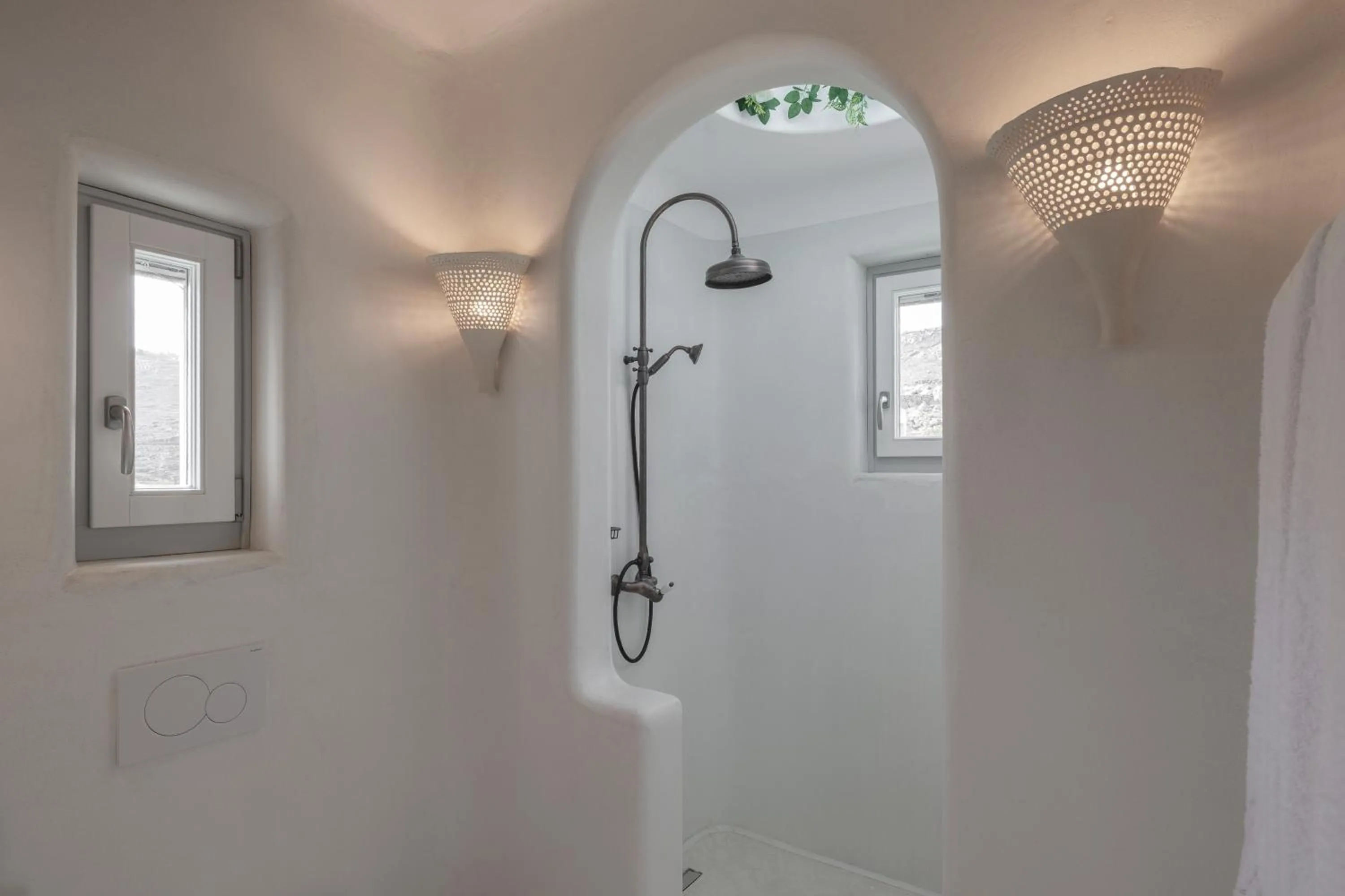 Shower in Ortygia Suites
