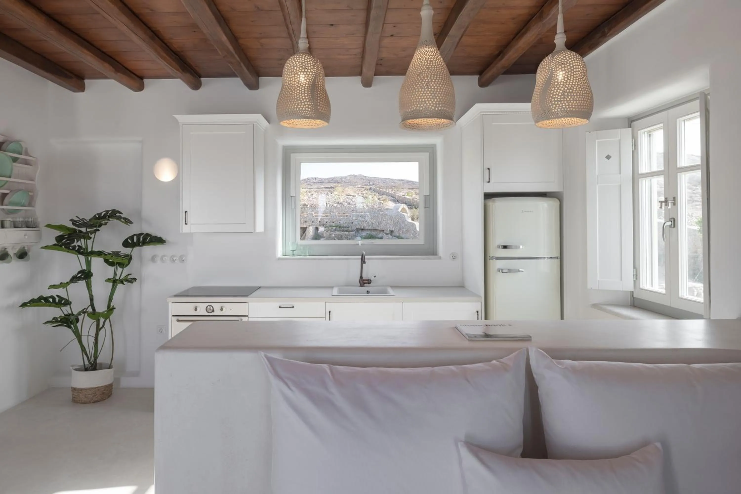 Kitchen or kitchenette in Ortygia Suites