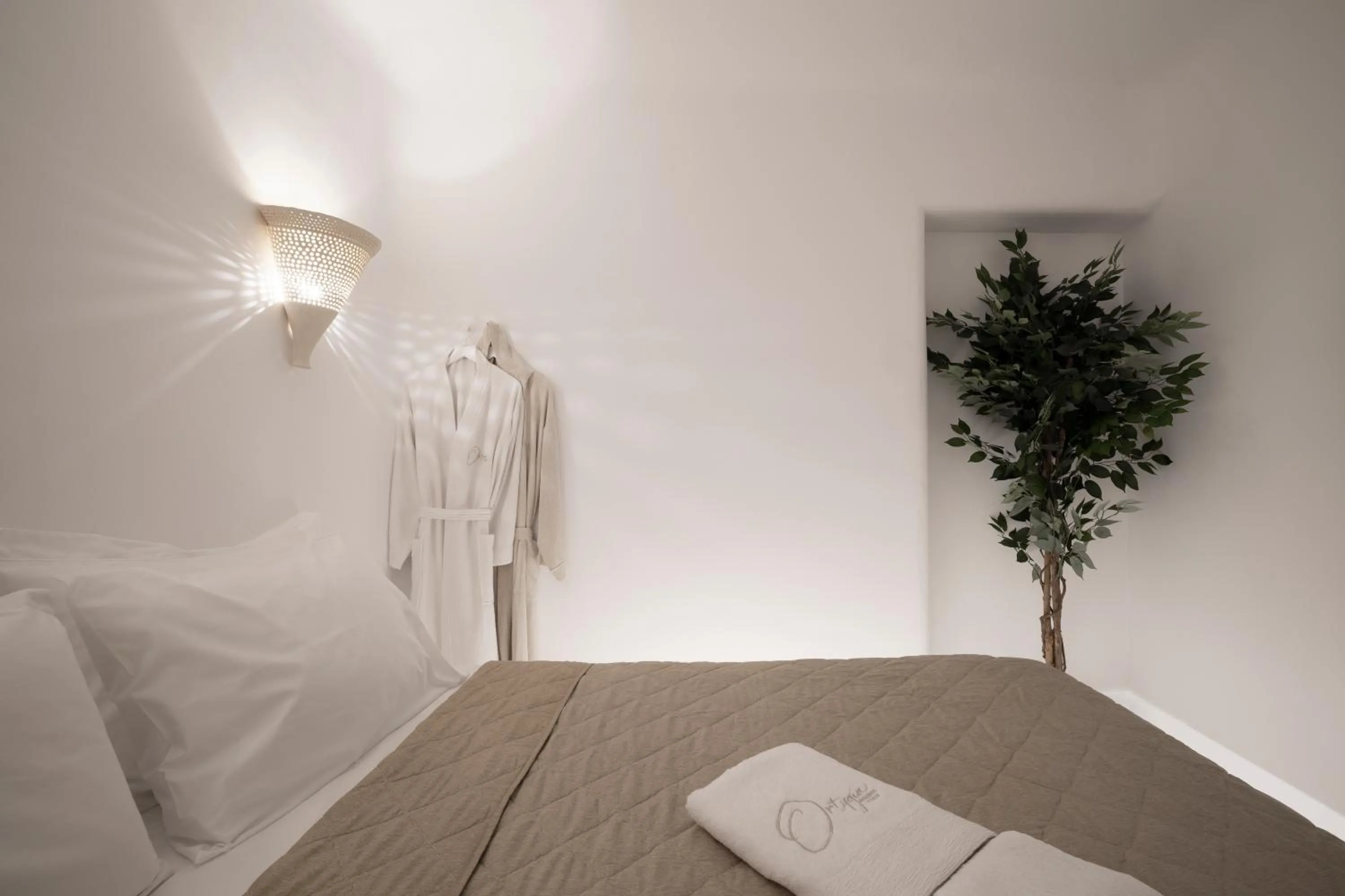 Bed in Ortygia Suites