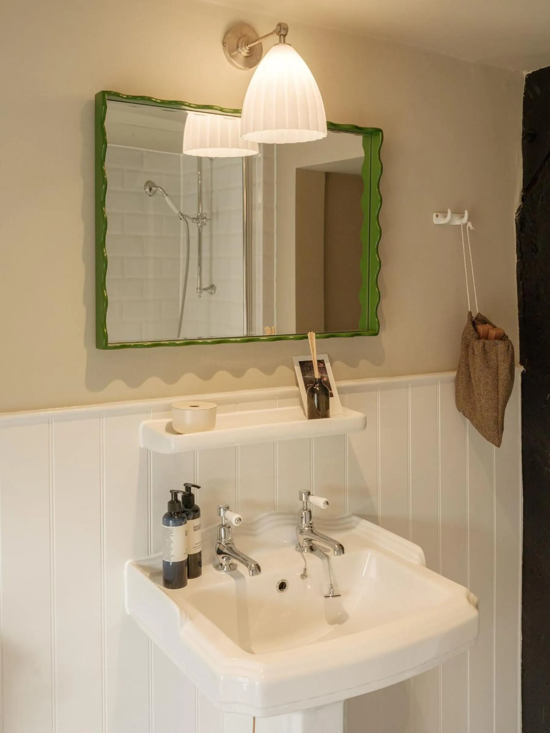 Bathroom in The Fleur de Lys