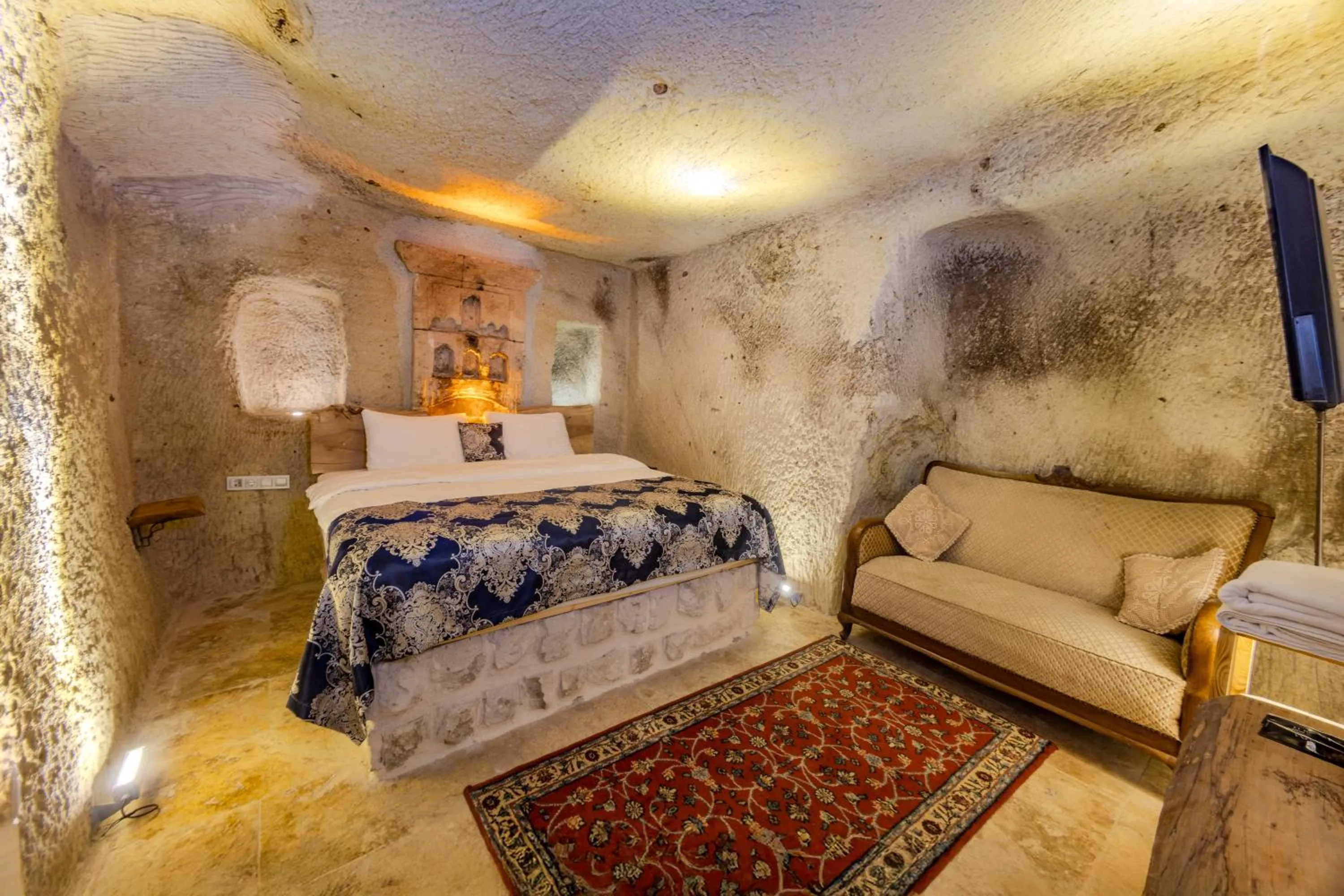 Bed in Lubberona Cave Cappadocia