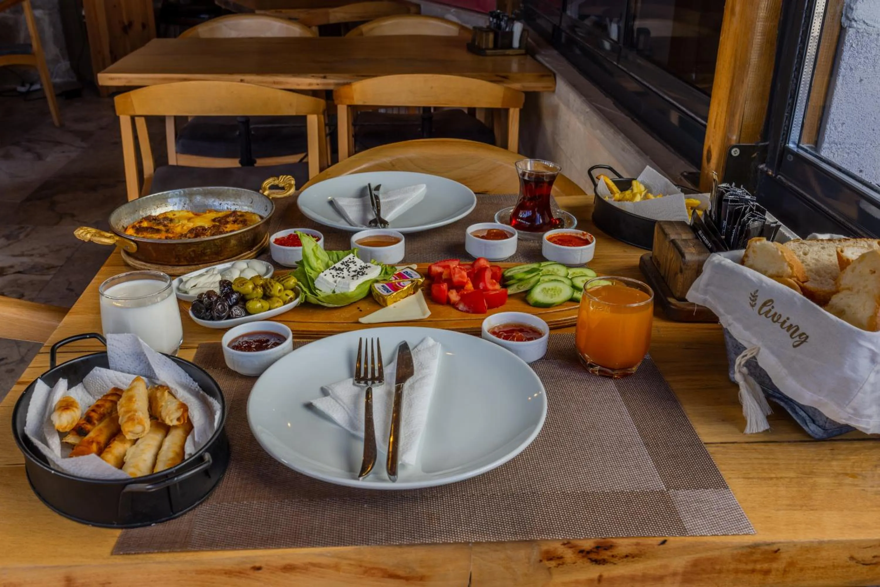 Food and drinks in Lubberona Cave Cappadocia