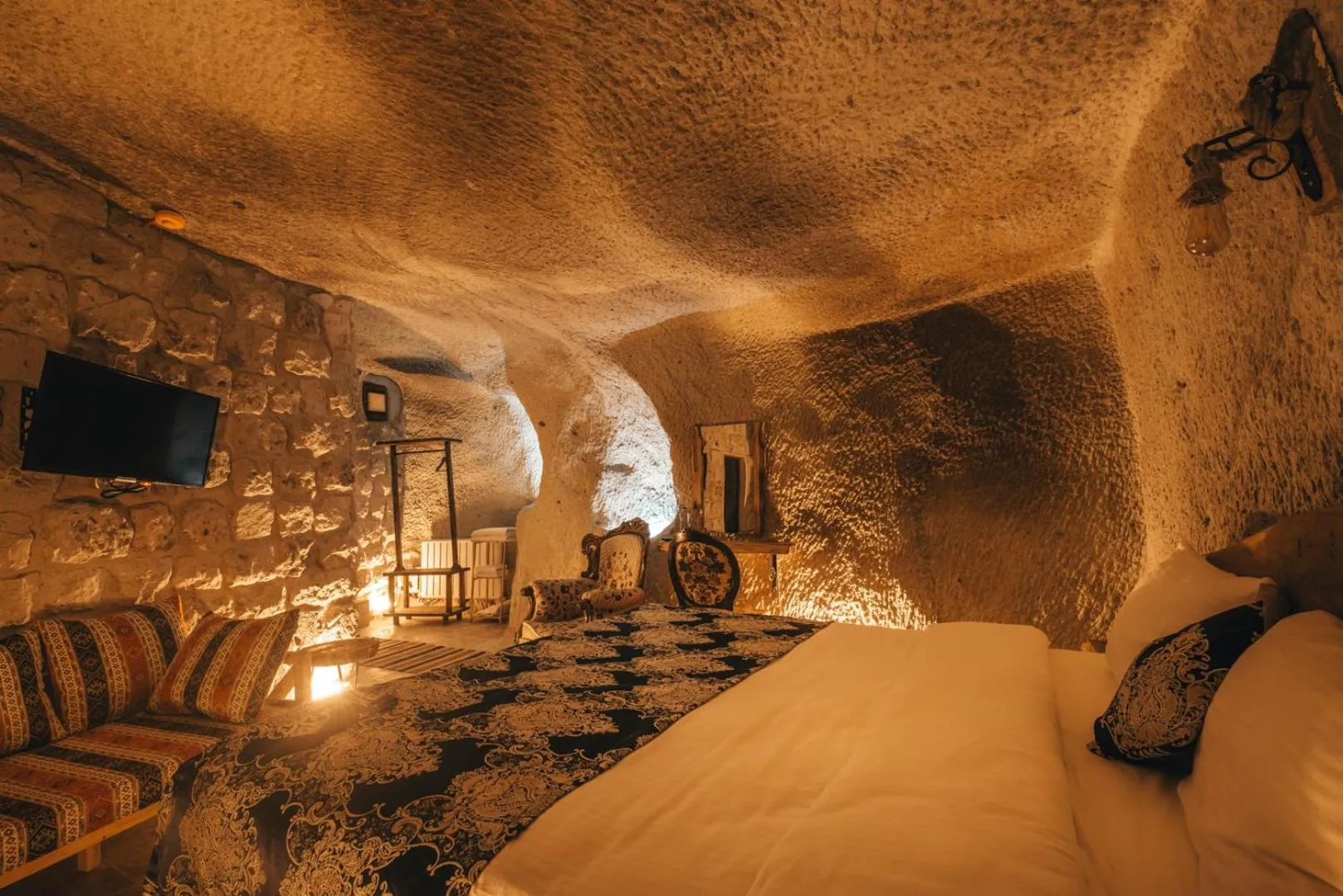 Bed in Lubberona Cave Cappadocia