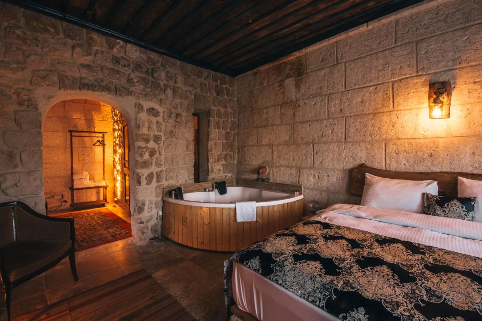Photo of the whole room, Bed in Lubberona Cave Cappadocia