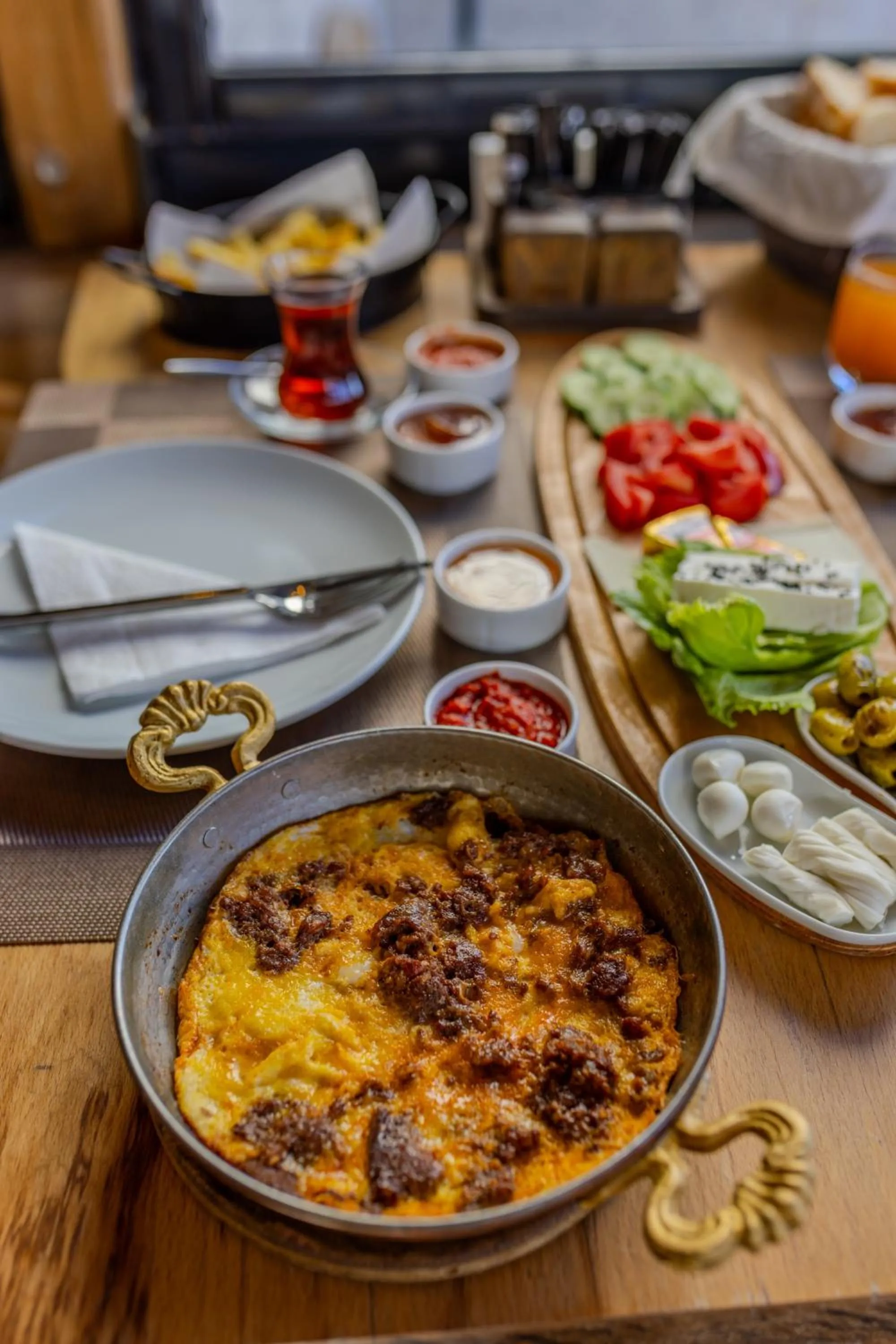 Food and drinks in Lubberona Cave Cappadocia