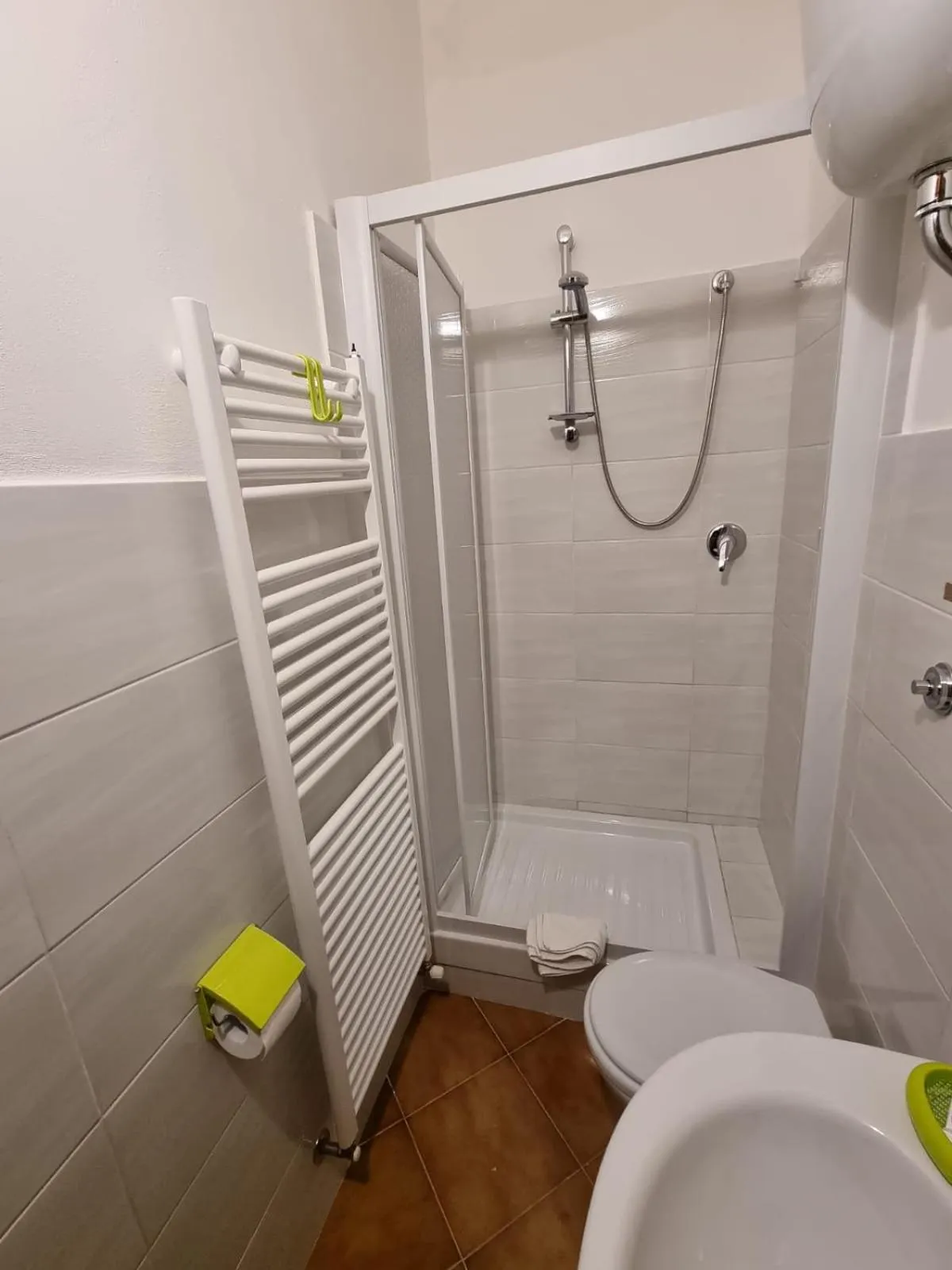 Shower in Le stanze di Aurora