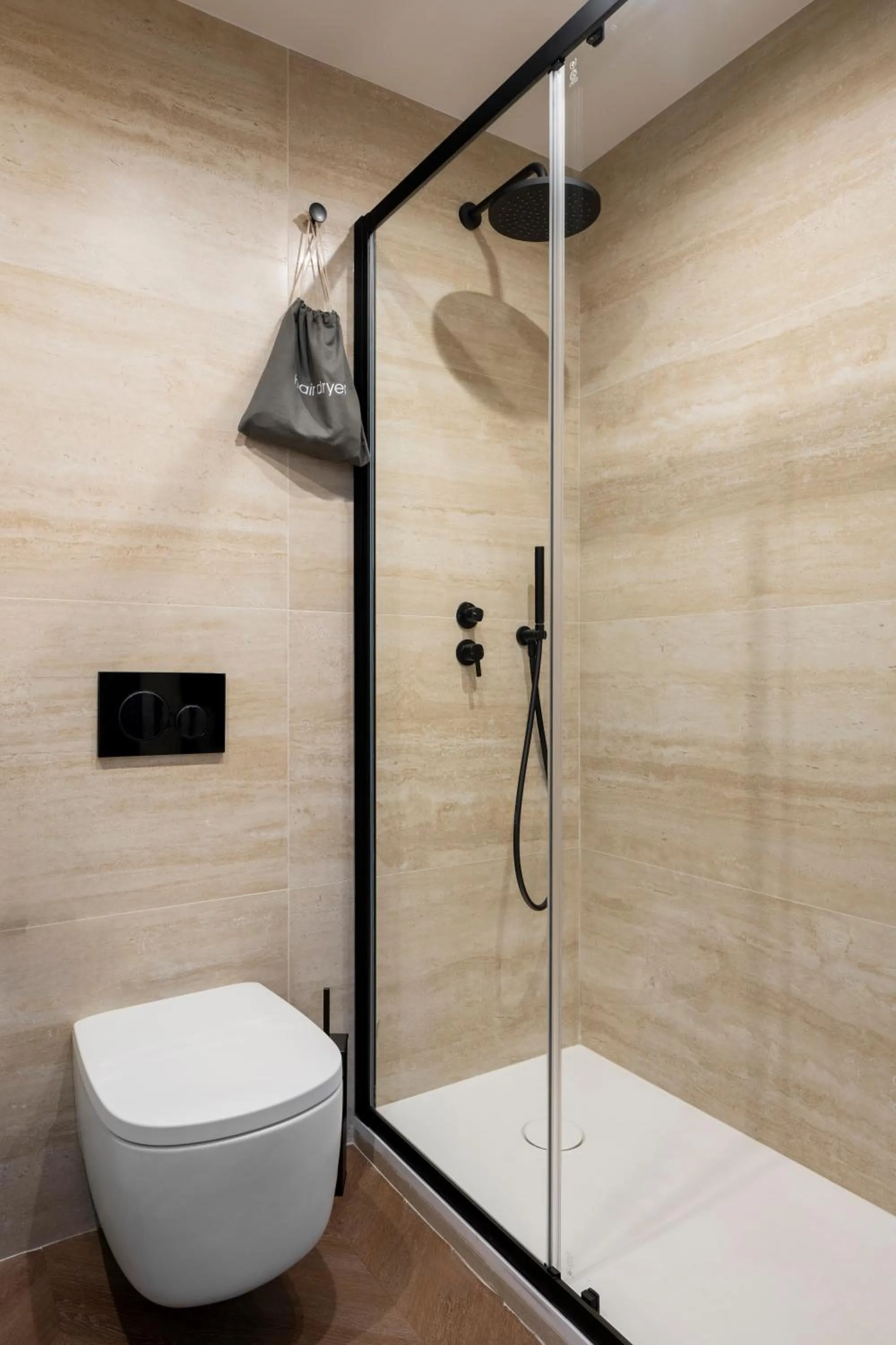 Shower in Boutique Hotel Piedra Rome City Centre