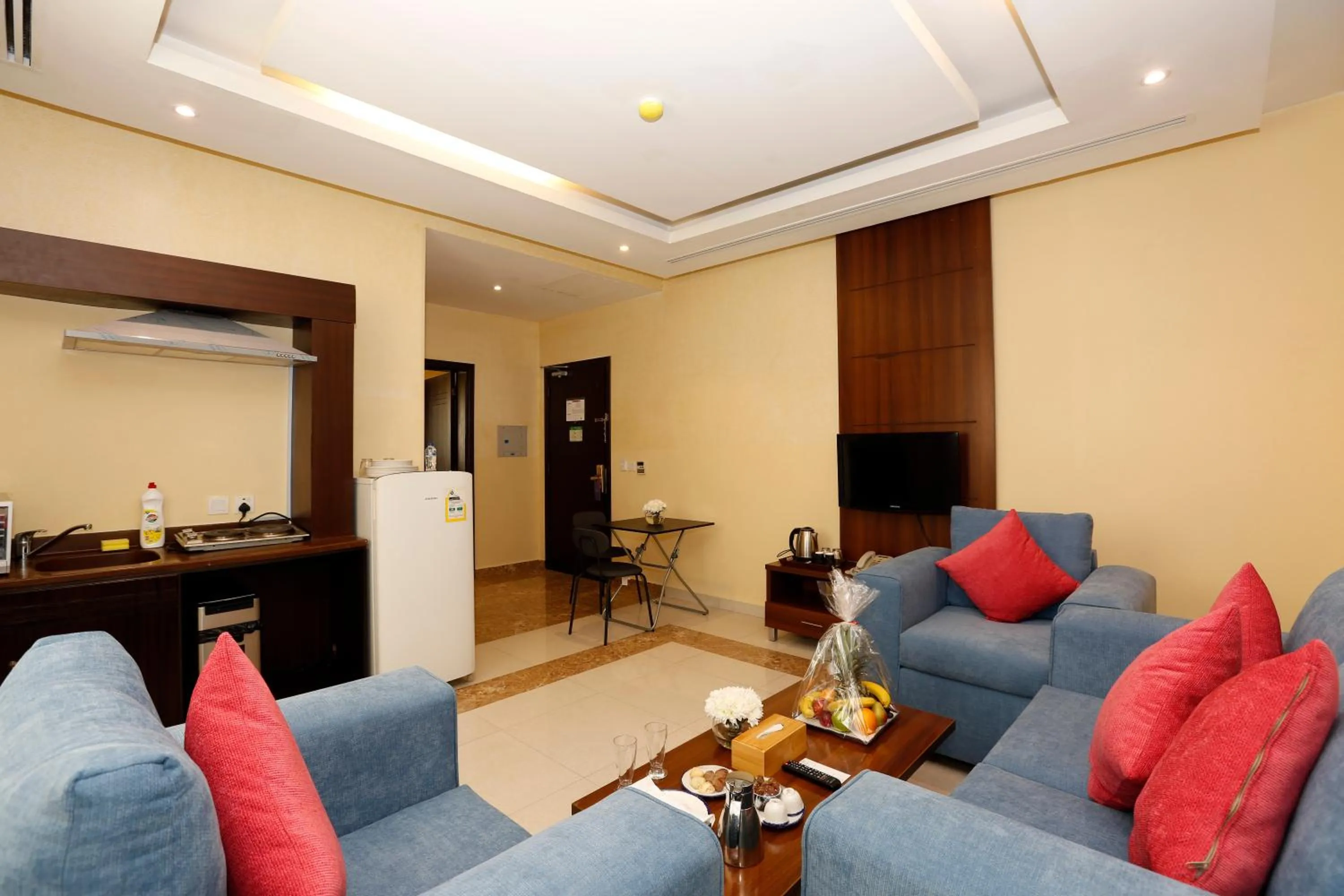 Living room in Hotelier Suites by Cantonal