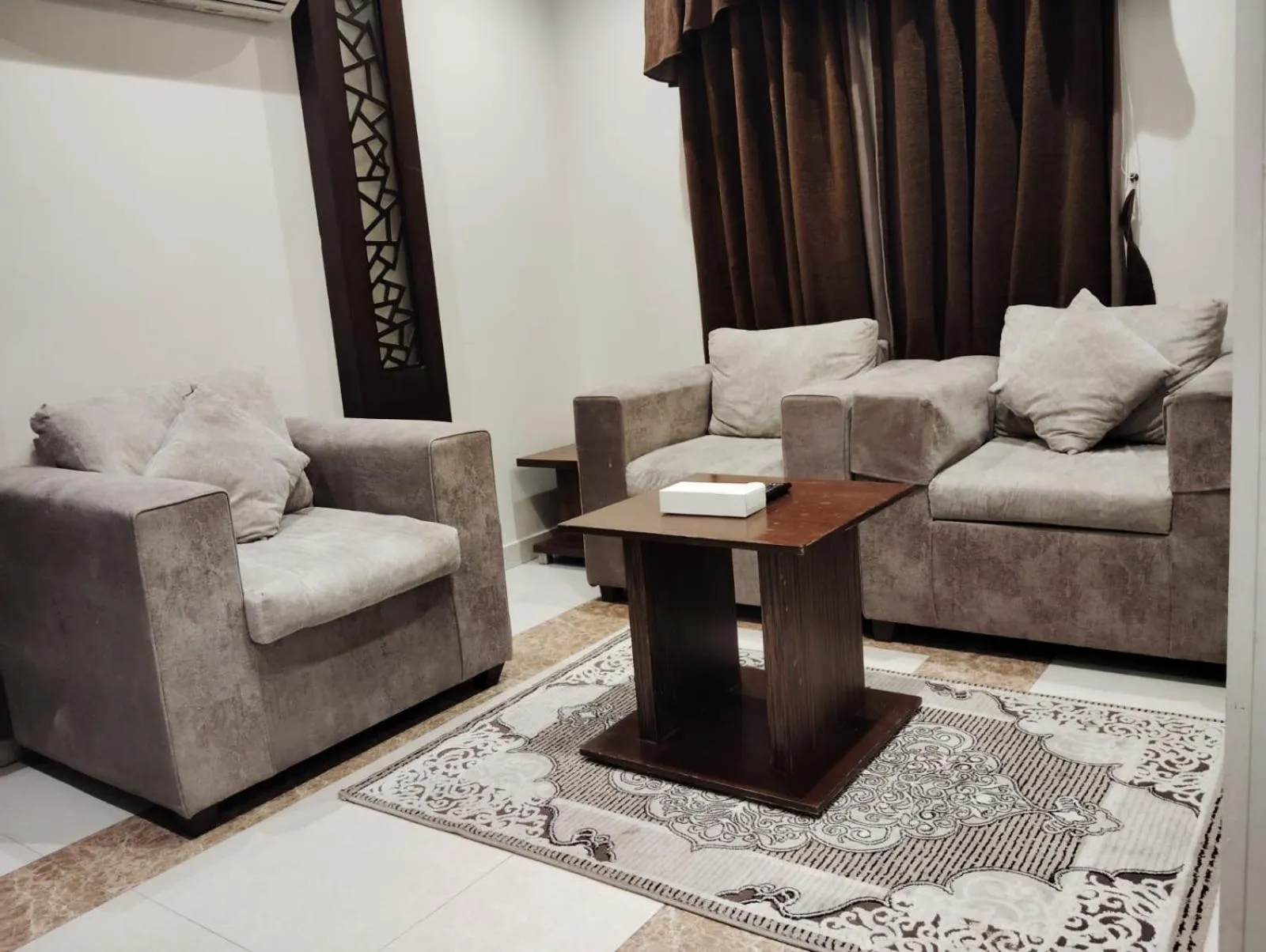 Living room in Hotelier Suites by Cantonal