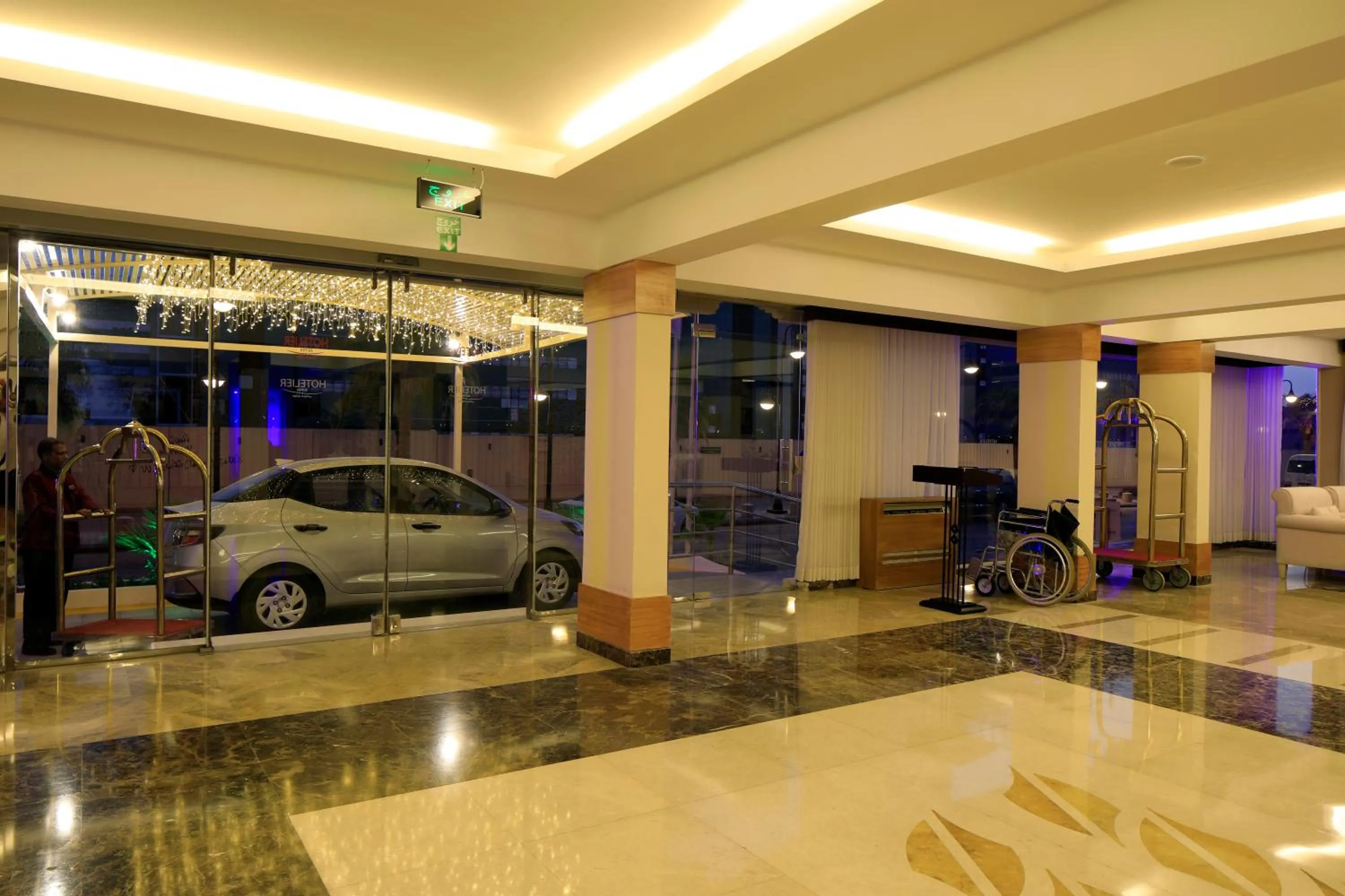 Entertainment in Hotelier Suites by Cantonal