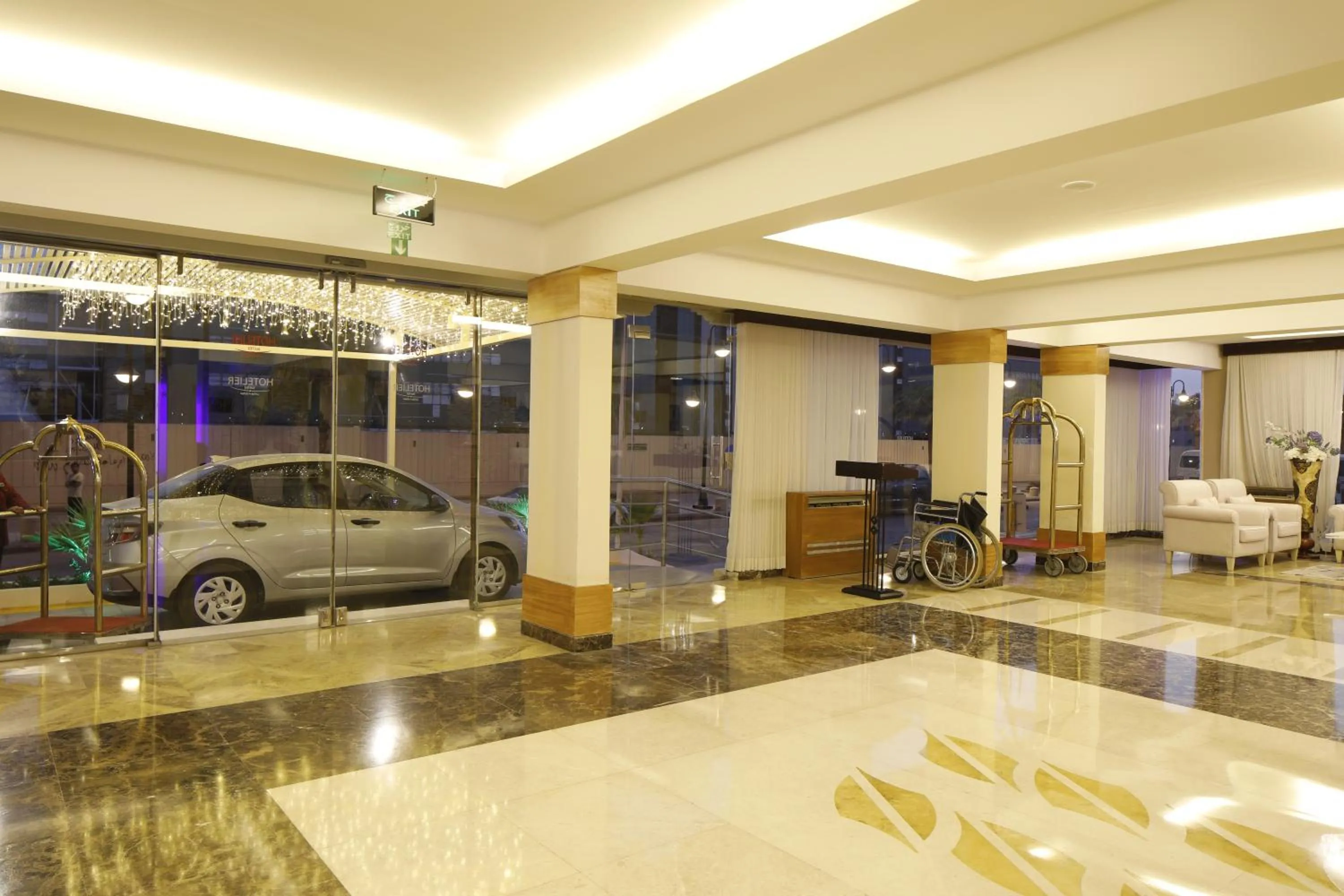 Entertainment in Hotelier Suites by Cantonal