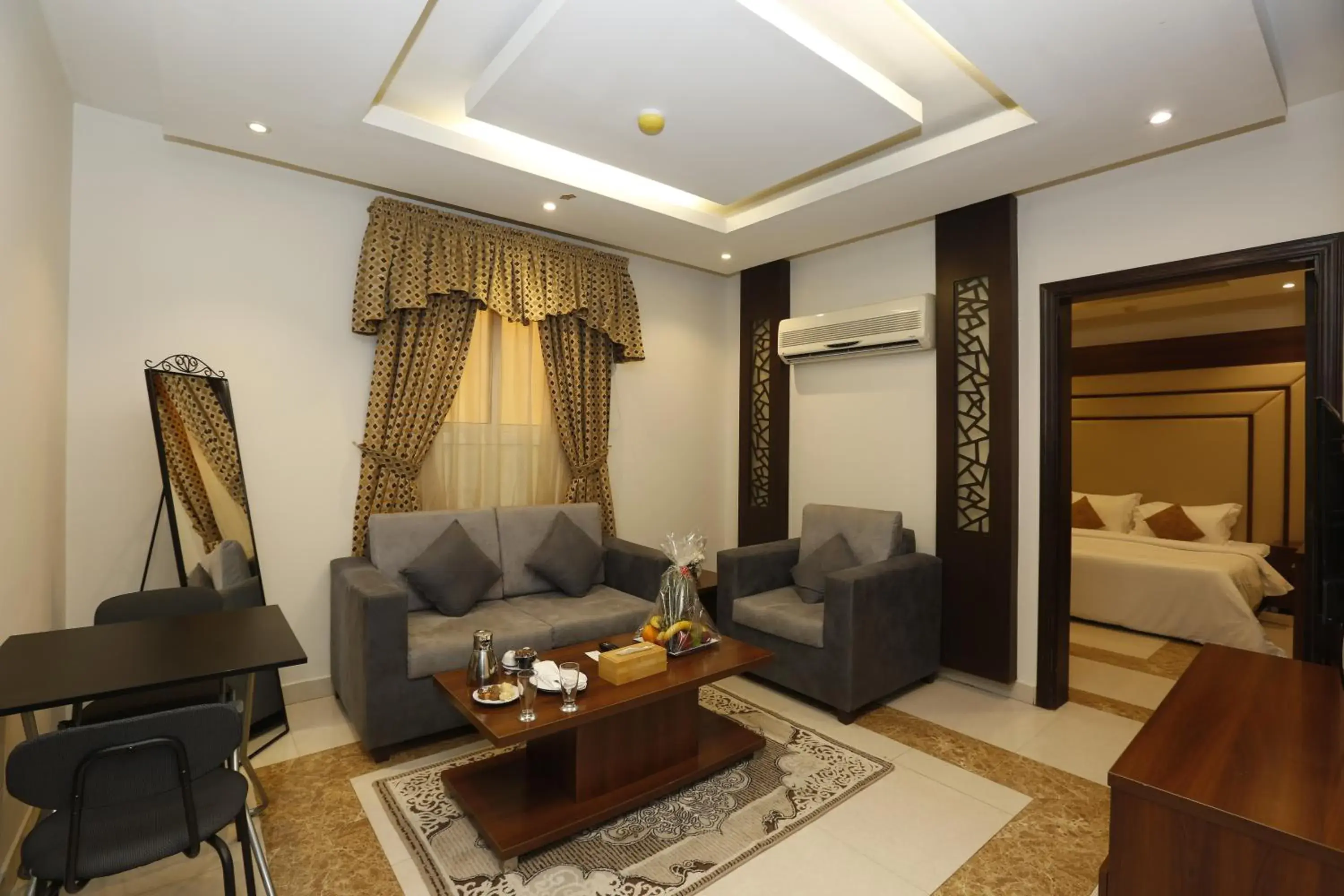 Superior Suite - single occupancy in Hotelier Suites by Cantonal Superior Suite - single occupancy in Hotelier Suites by Cantonal