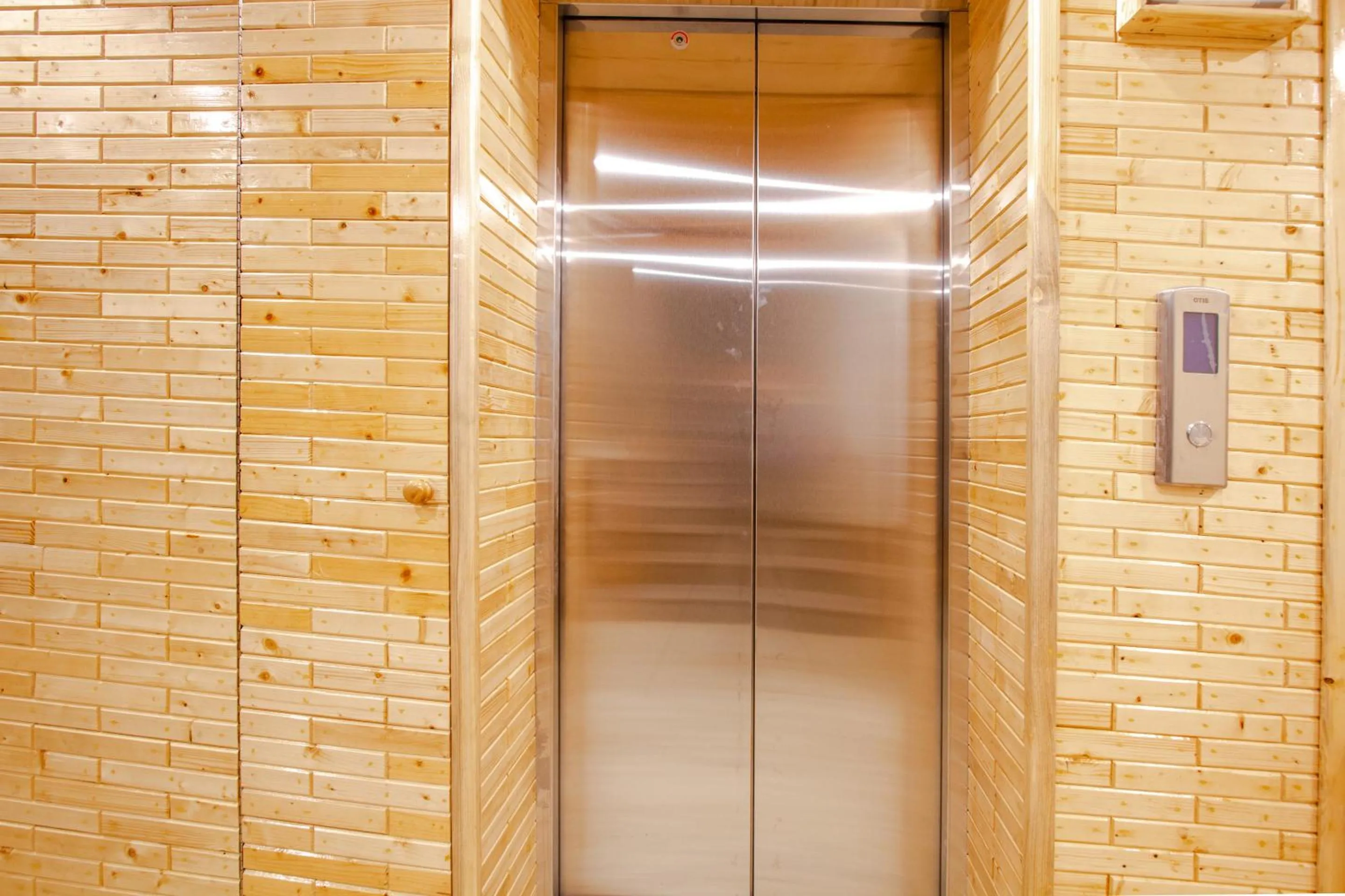 elevator in Tripli Hotels Namaste Manali