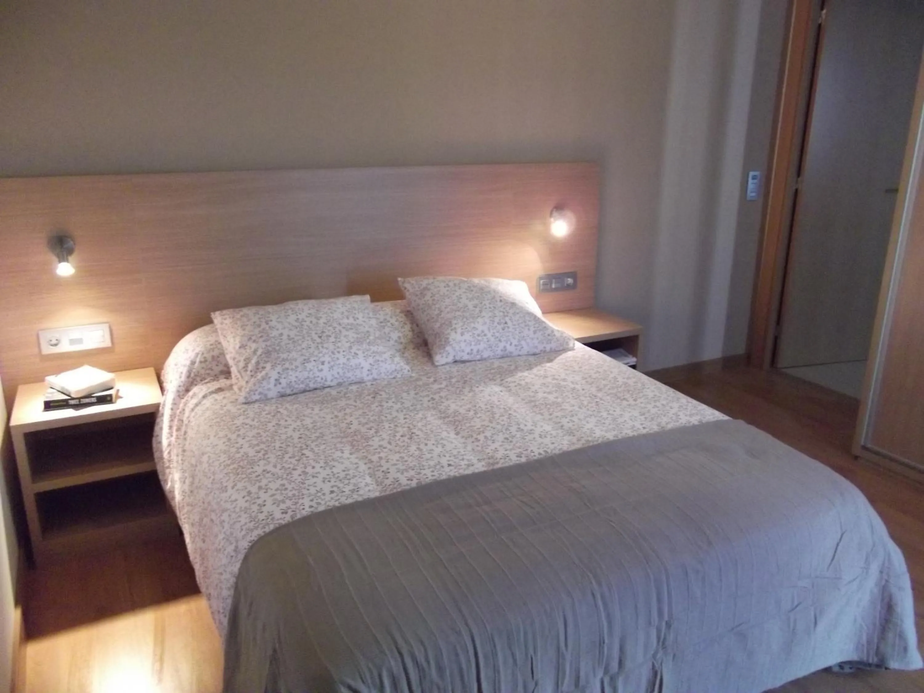 Photo of the whole room, Bed in Hotel Mediterrani Express