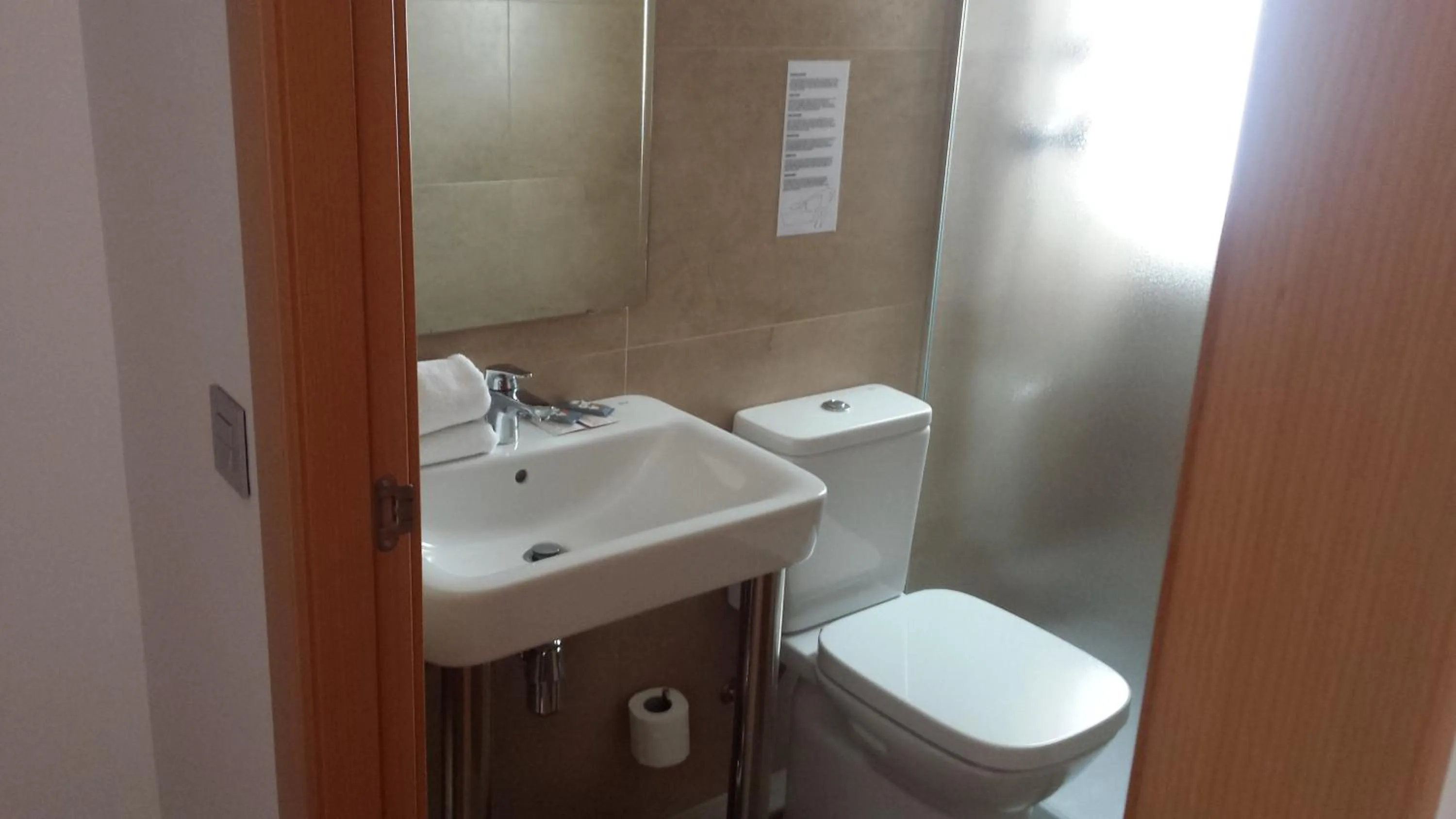 Bathroom in Hotel Mediterrani Express