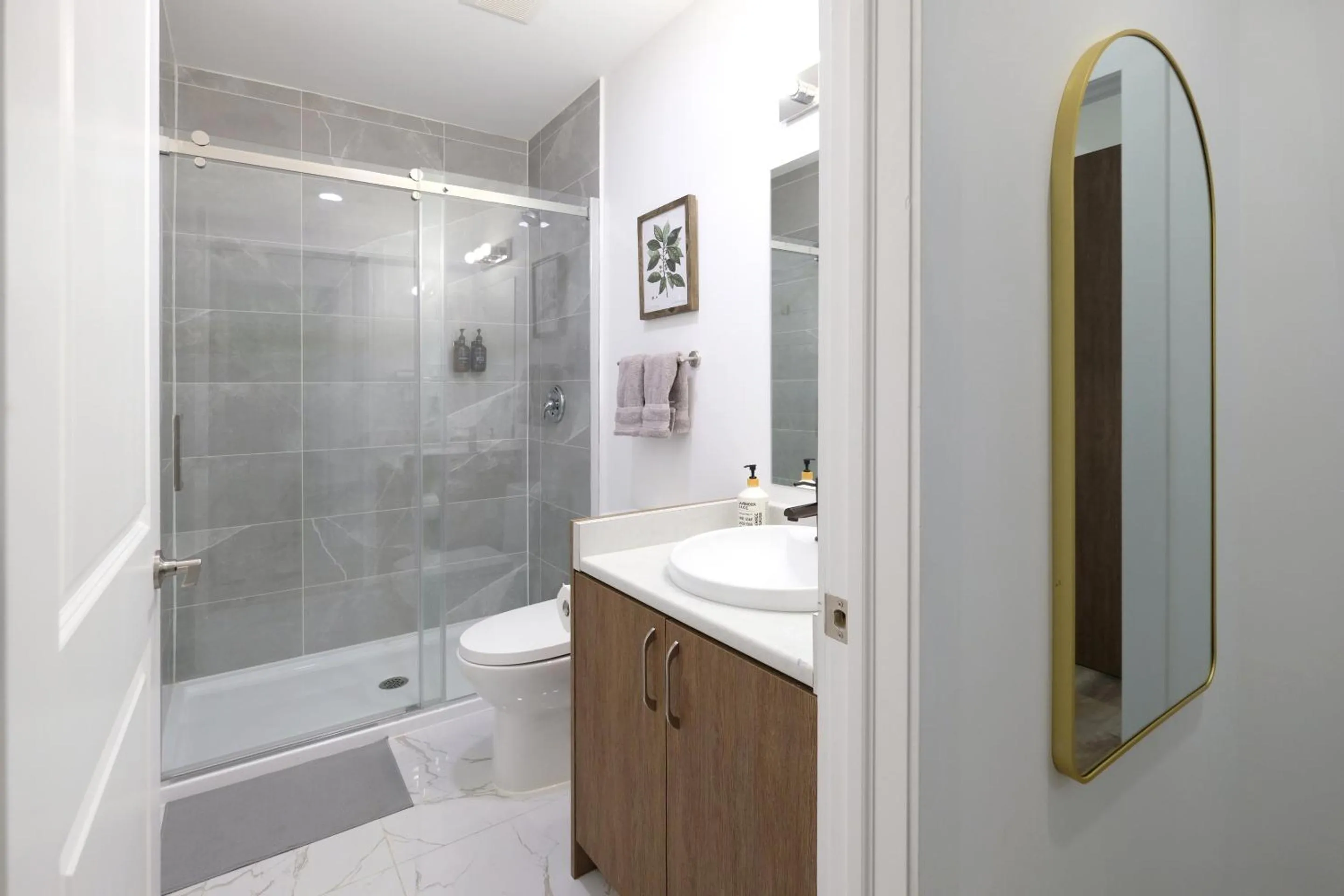 Shower in Stay Inn Muskoka