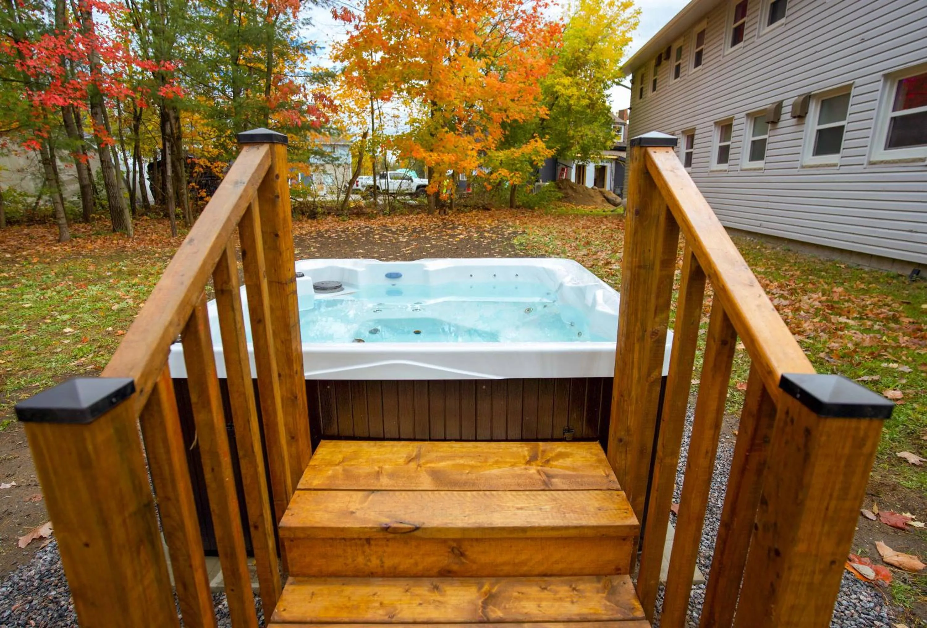 Hot Tub in Stay Inn Muskoka