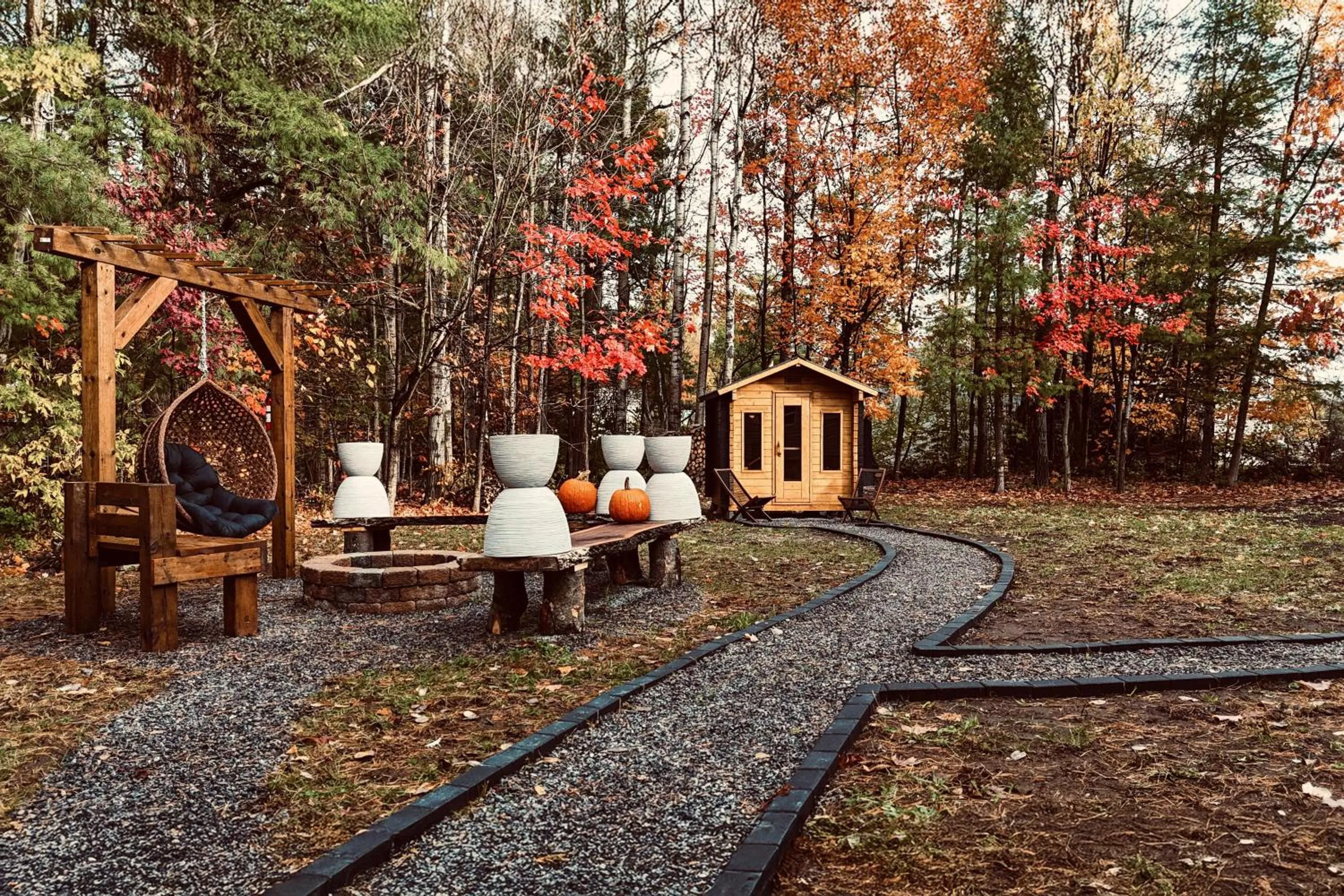 Garden in Stay Inn Muskoka