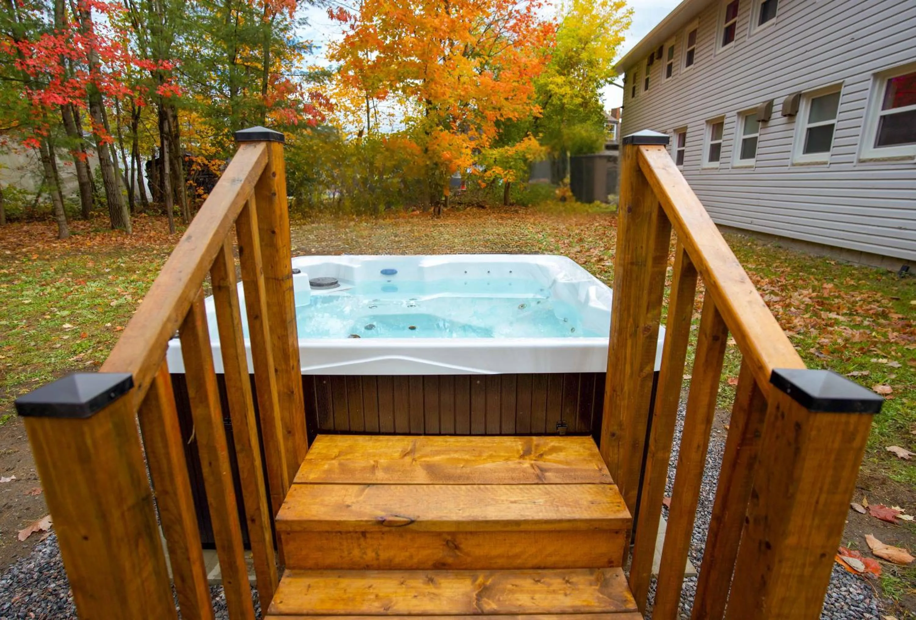 Hot Tub in Stay Inn Muskoka