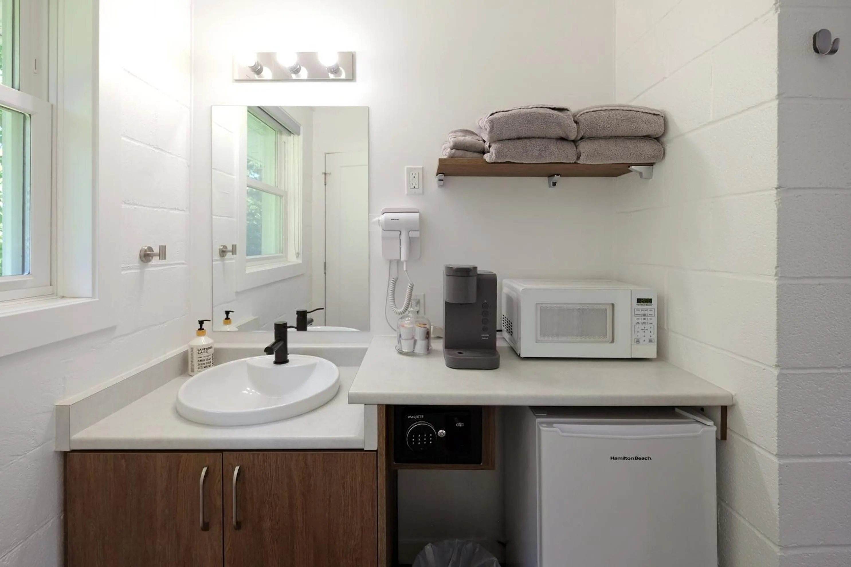 Coffee/tea facilities in Stay Inn Muskoka