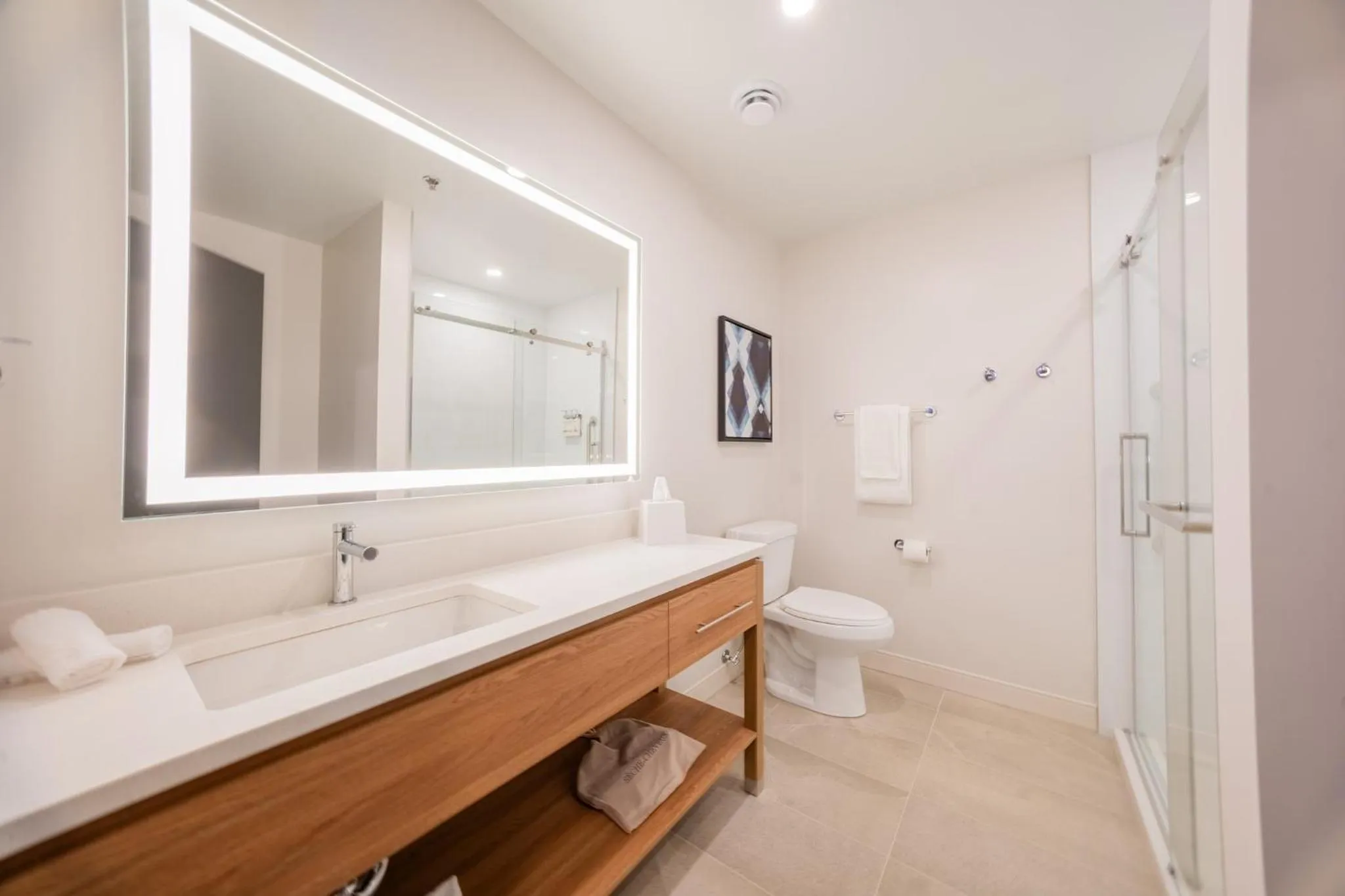 Bathroom in Candlewood Suites Trois-Rivières Ouest by IHG