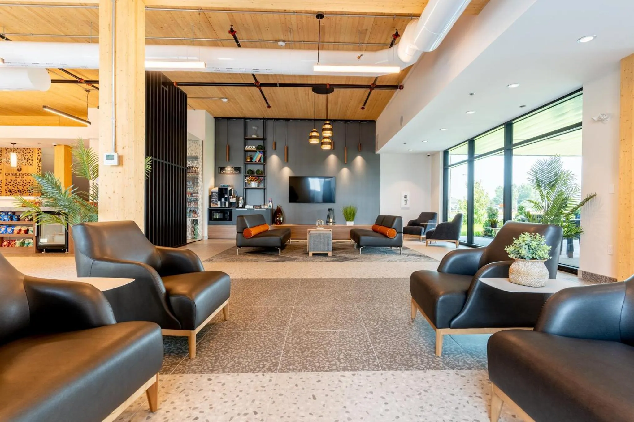 Property building in Candlewood Suites Trois-Rivières Ouest by IHG