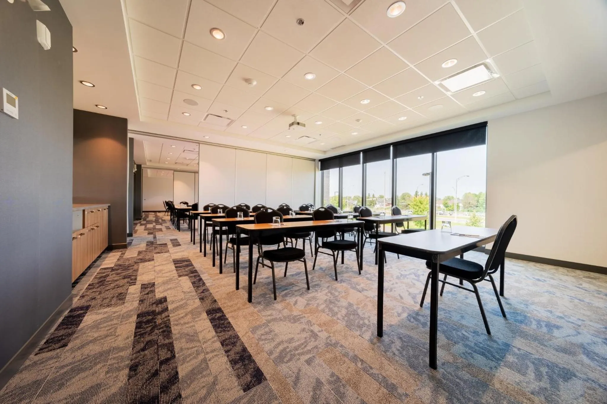 Meeting/conference room in Candlewood Suites Trois-Rivières Ouest by IHG