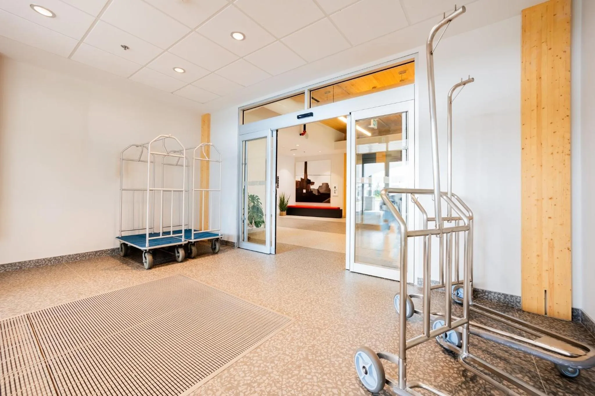 Property building in Candlewood Suites Trois-Rivières Ouest by IHG