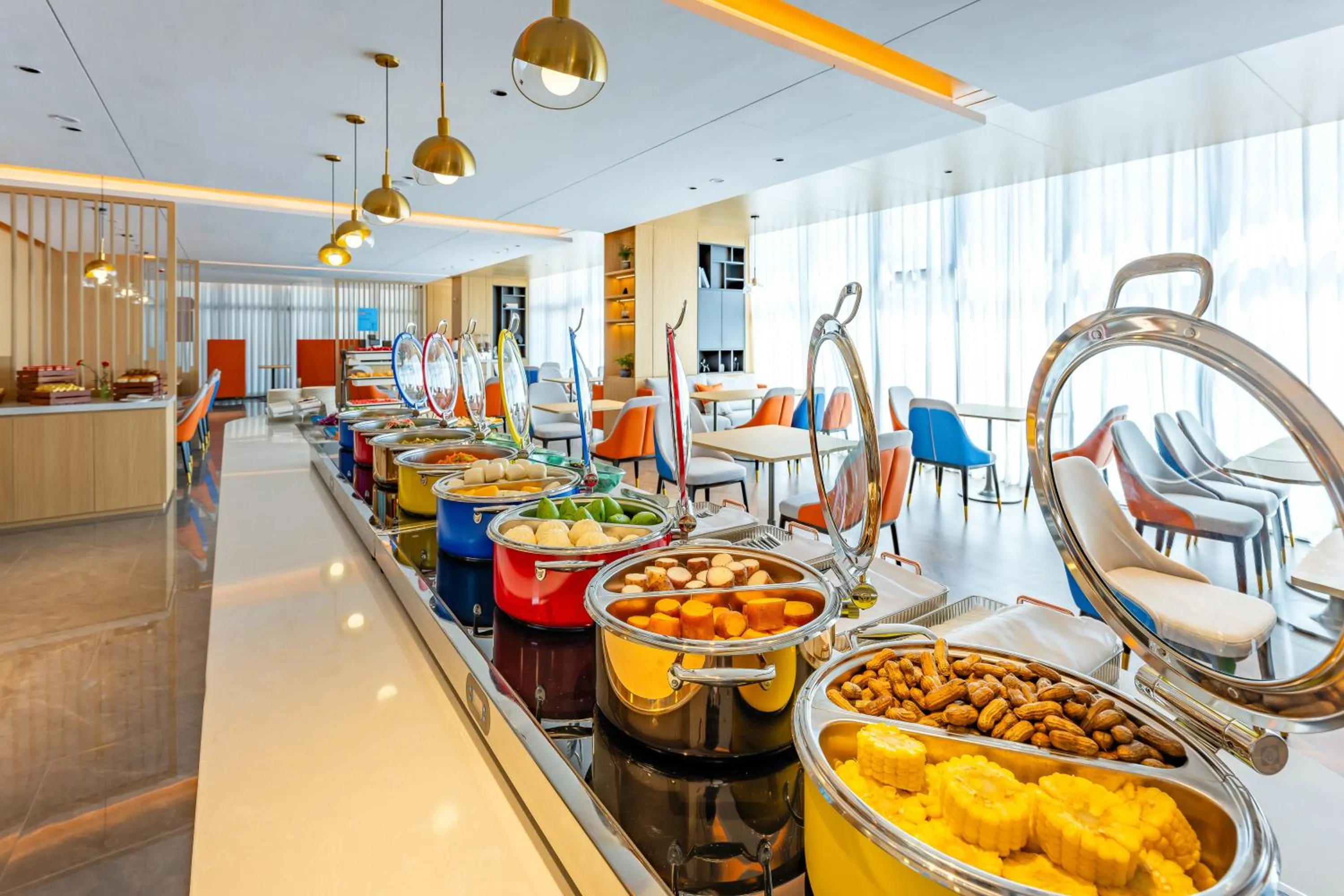 Buffet breakfast in Holiday Inn Express Langfang Yanjiao by IHG