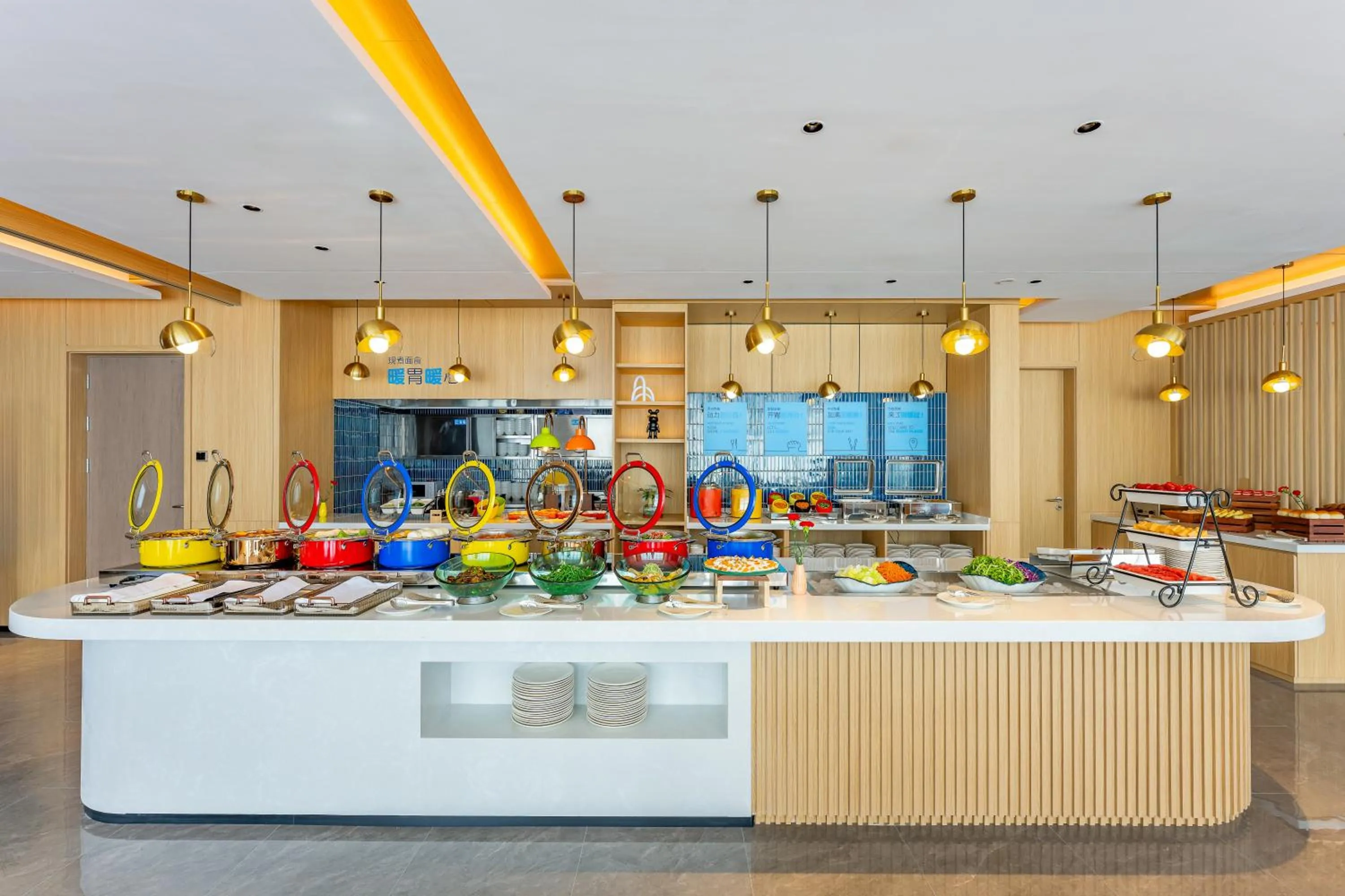 Restaurant/places to eat in Holiday Inn Express Langfang Yanjiao by IHG