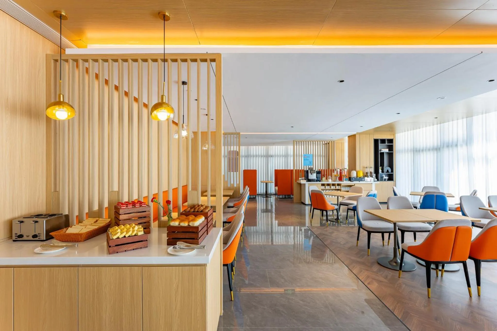 Restaurant/places to eat in Holiday Inn Express Langfang Yanjiao by IHG