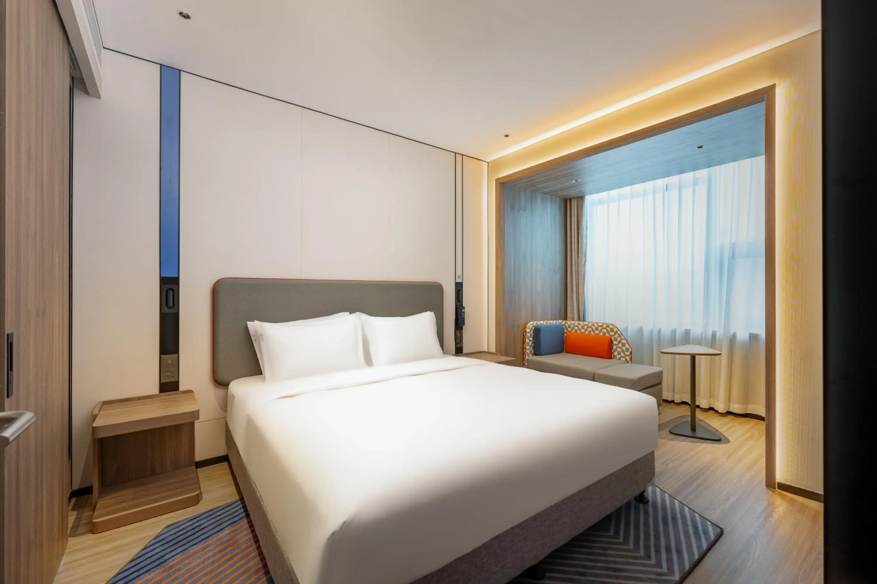 Photo of the whole room, Bed in Holiday Inn Express Langfang Yanjiao by IHG