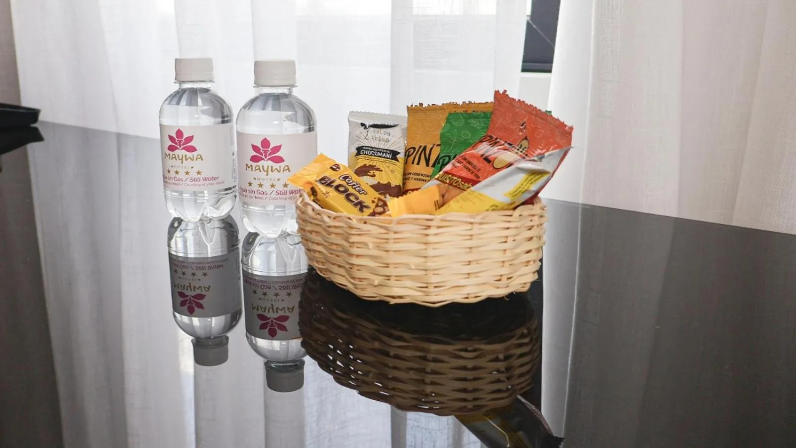 Food and drinks in Hotel Maywa