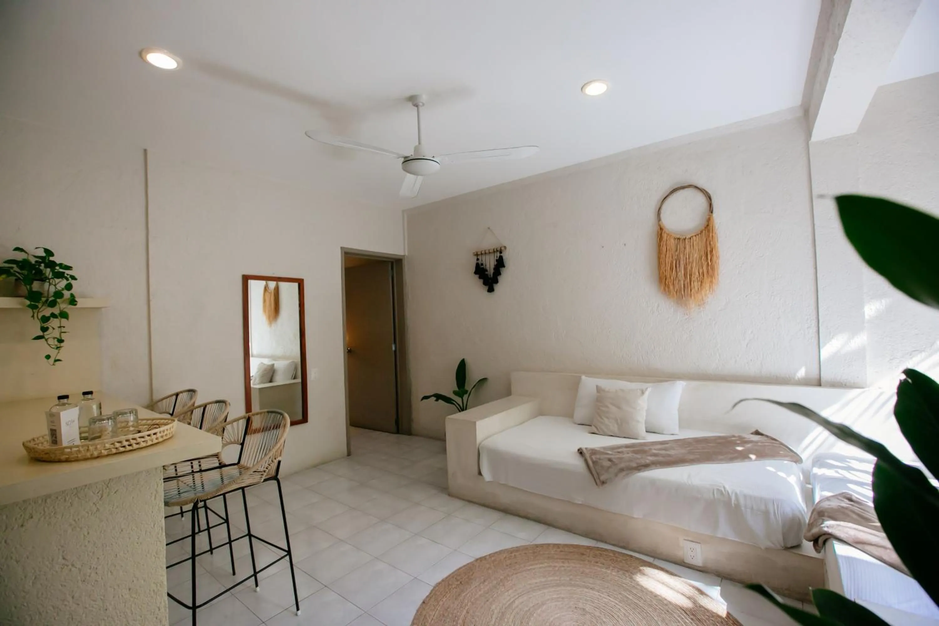 Living room, Bed in Hotel Noah Tulum