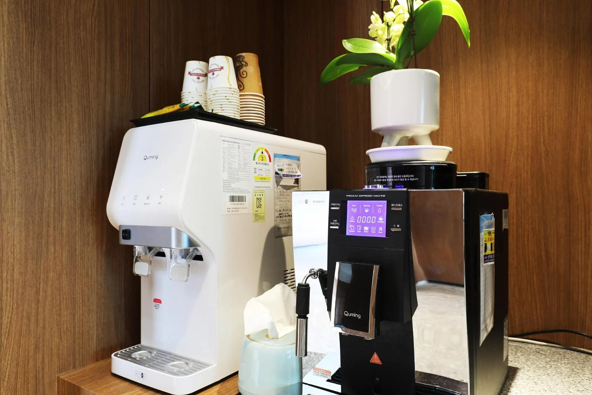 Coffee/tea facilities in Jeonju Urban Hotel