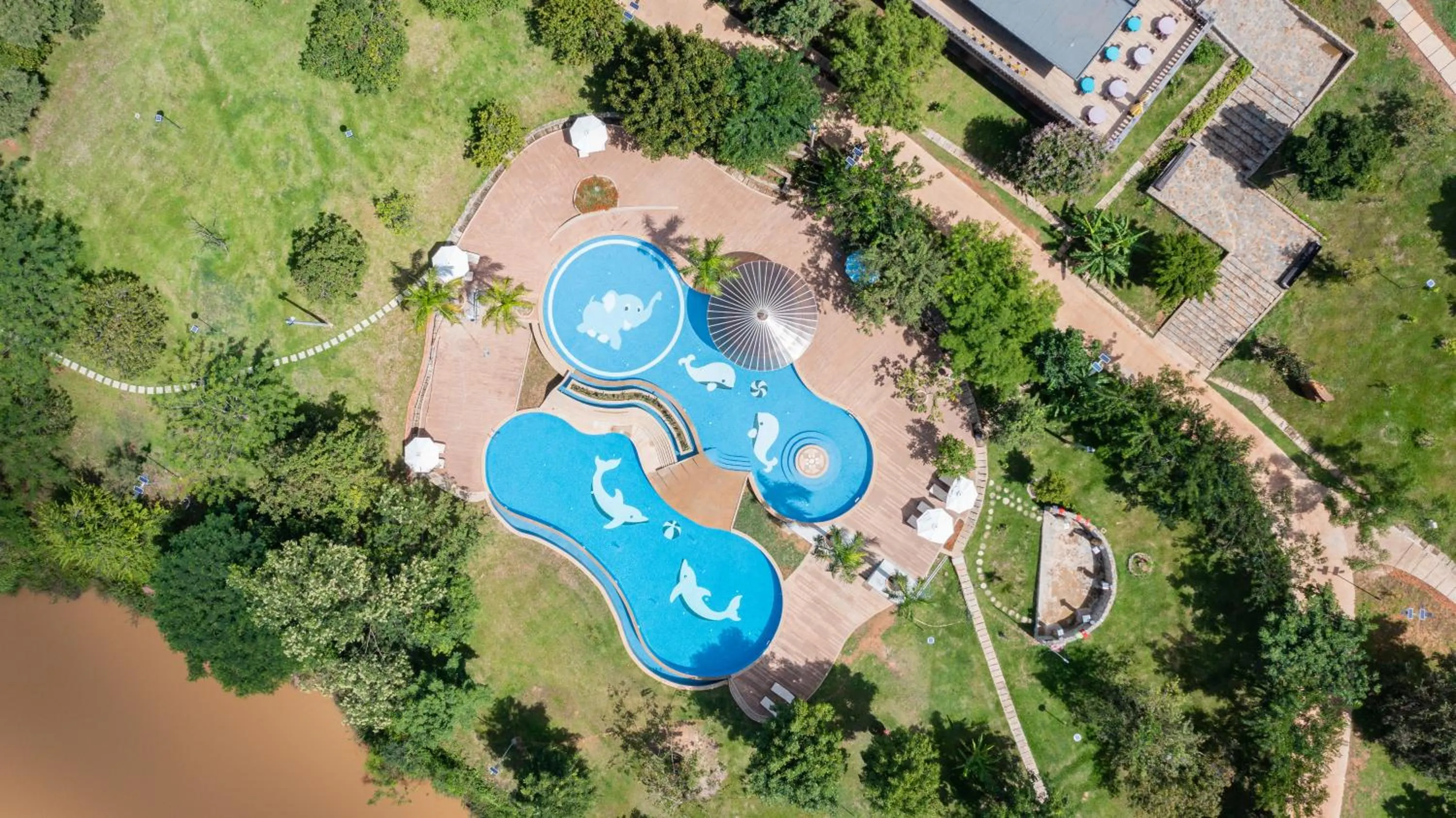 Swimming pool in Phum Domnak Domrey Resort