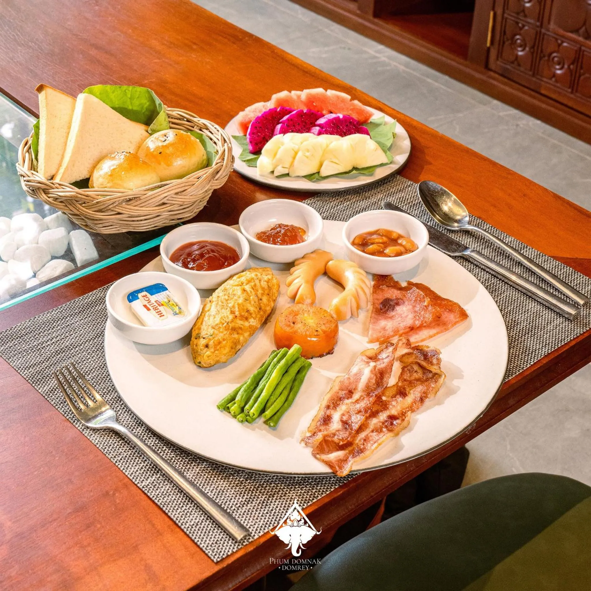 American breakfast in Phum Domnak Domrey Resort