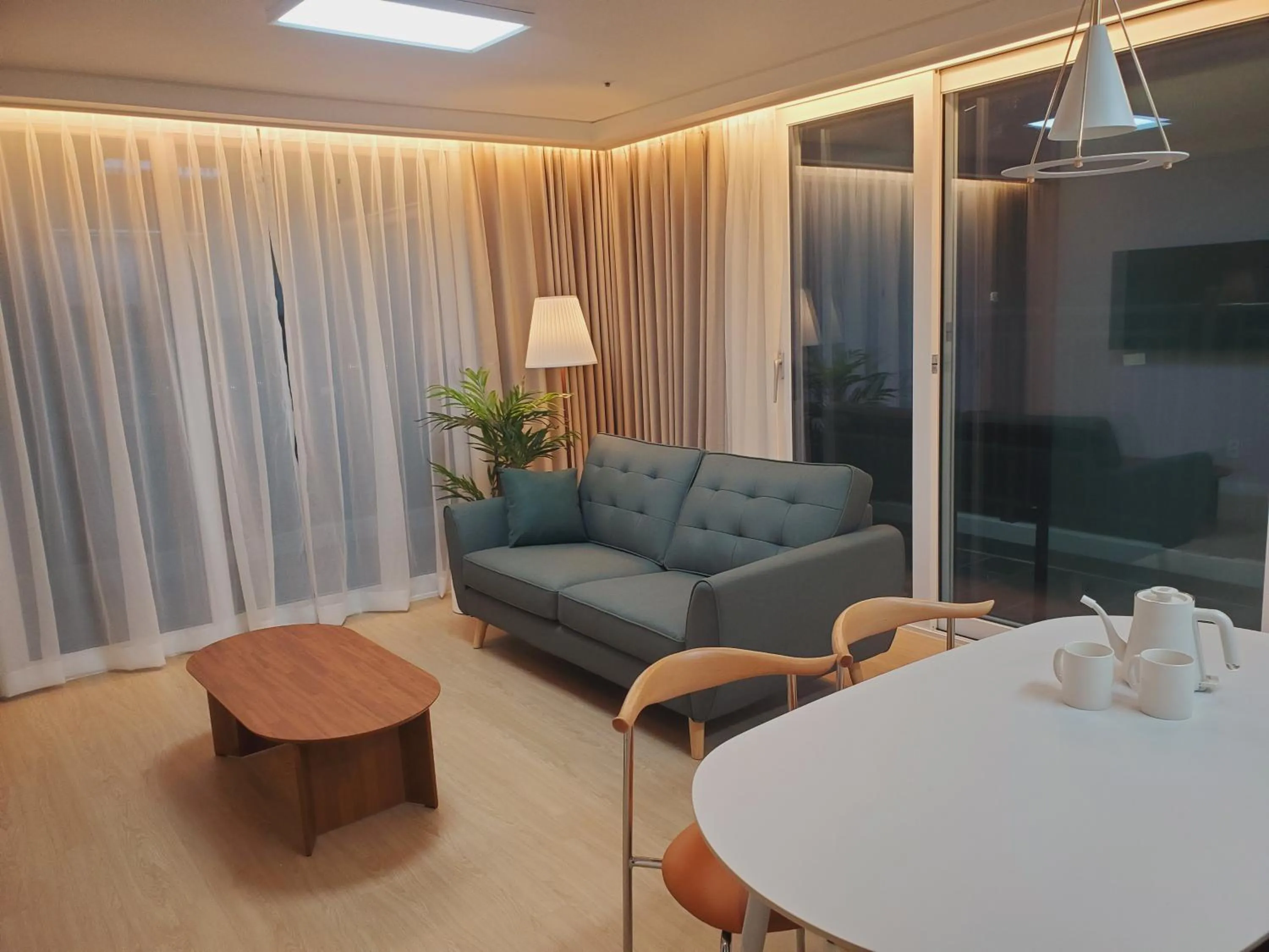 TV and multimedia in SurfResort INN-The City YangYang