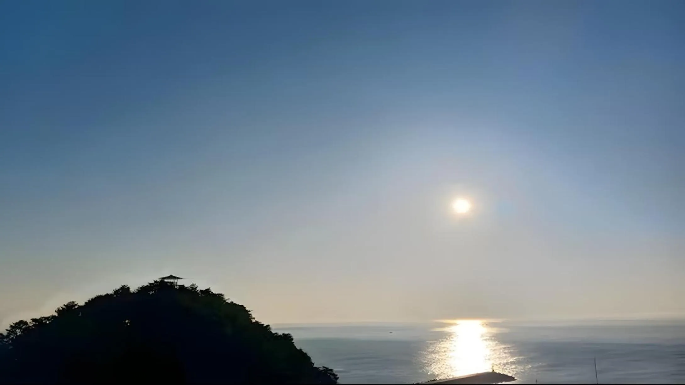 Sea view in SurfResort INN-The City YangYang