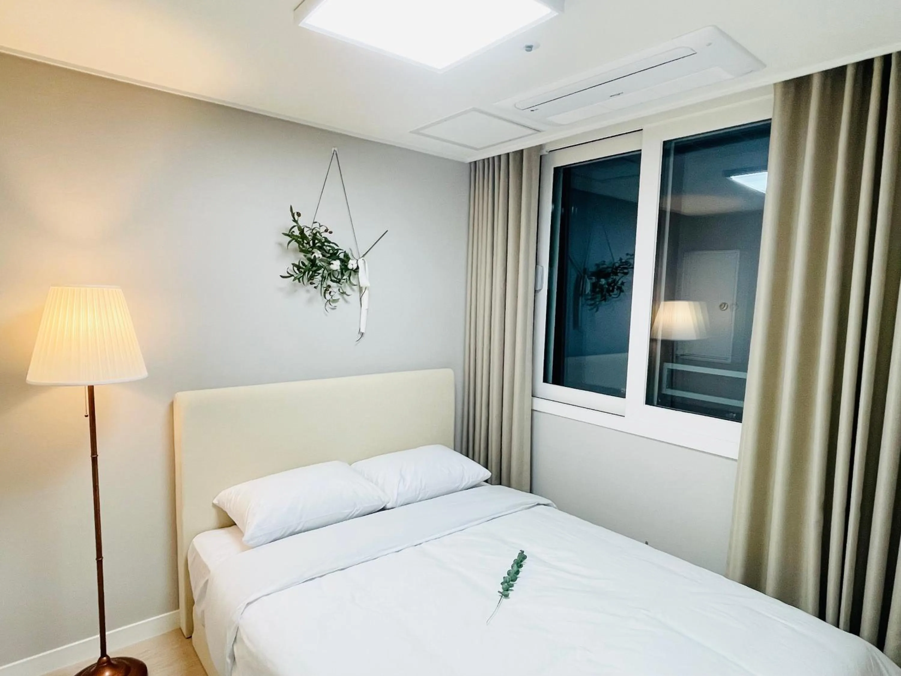 Bed in SurfResort INN-The City YangYang