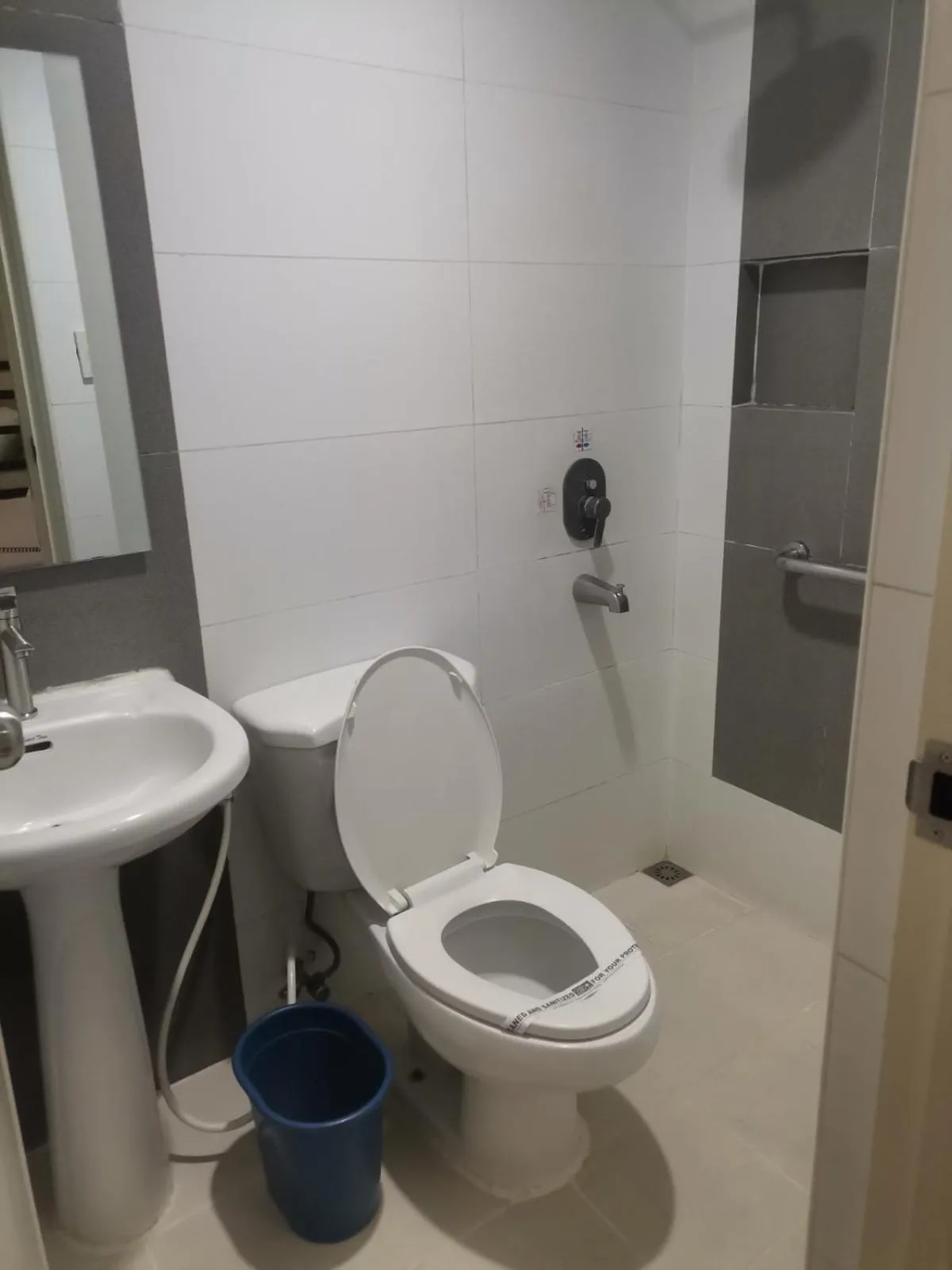 Bathroom in Hotel Sogo Alabang Southroad