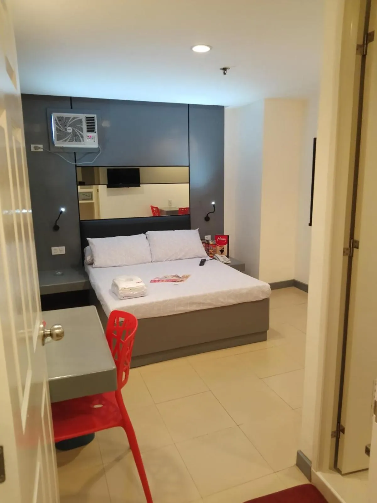 Bed in Hotel Sogo Avenida